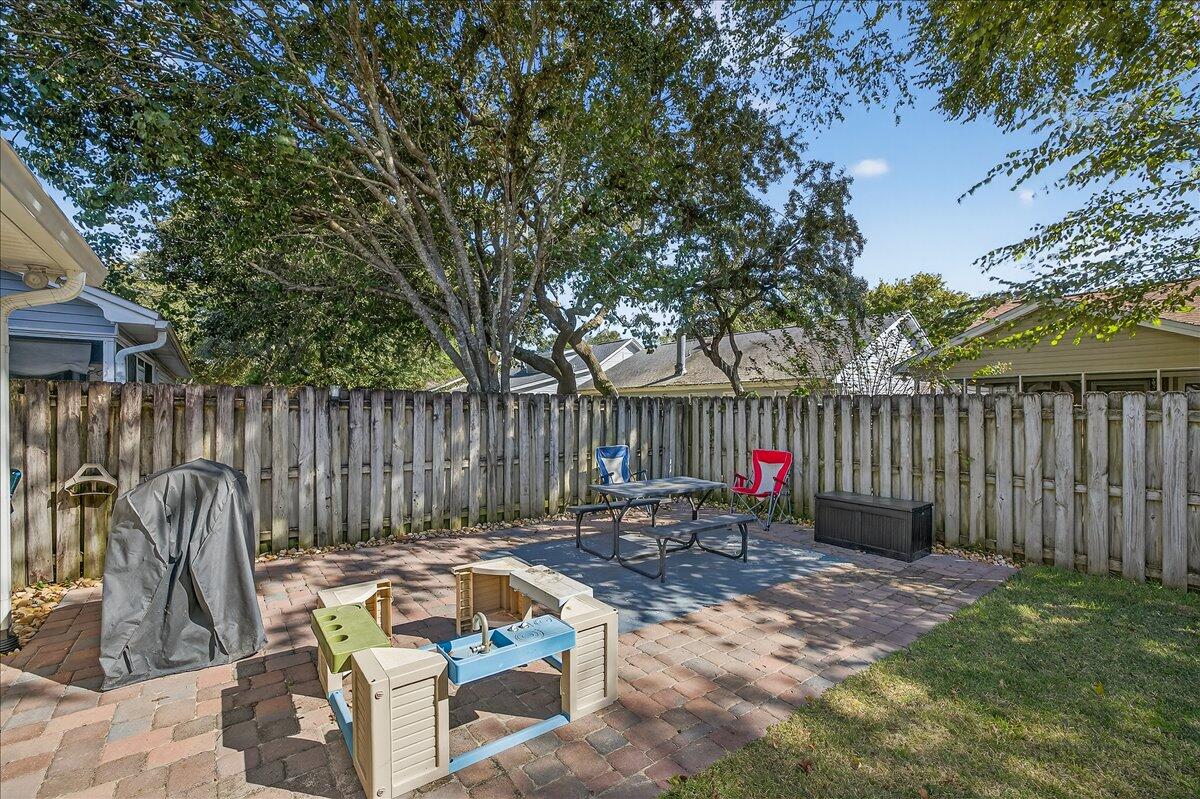 161 Meadowbrook Court