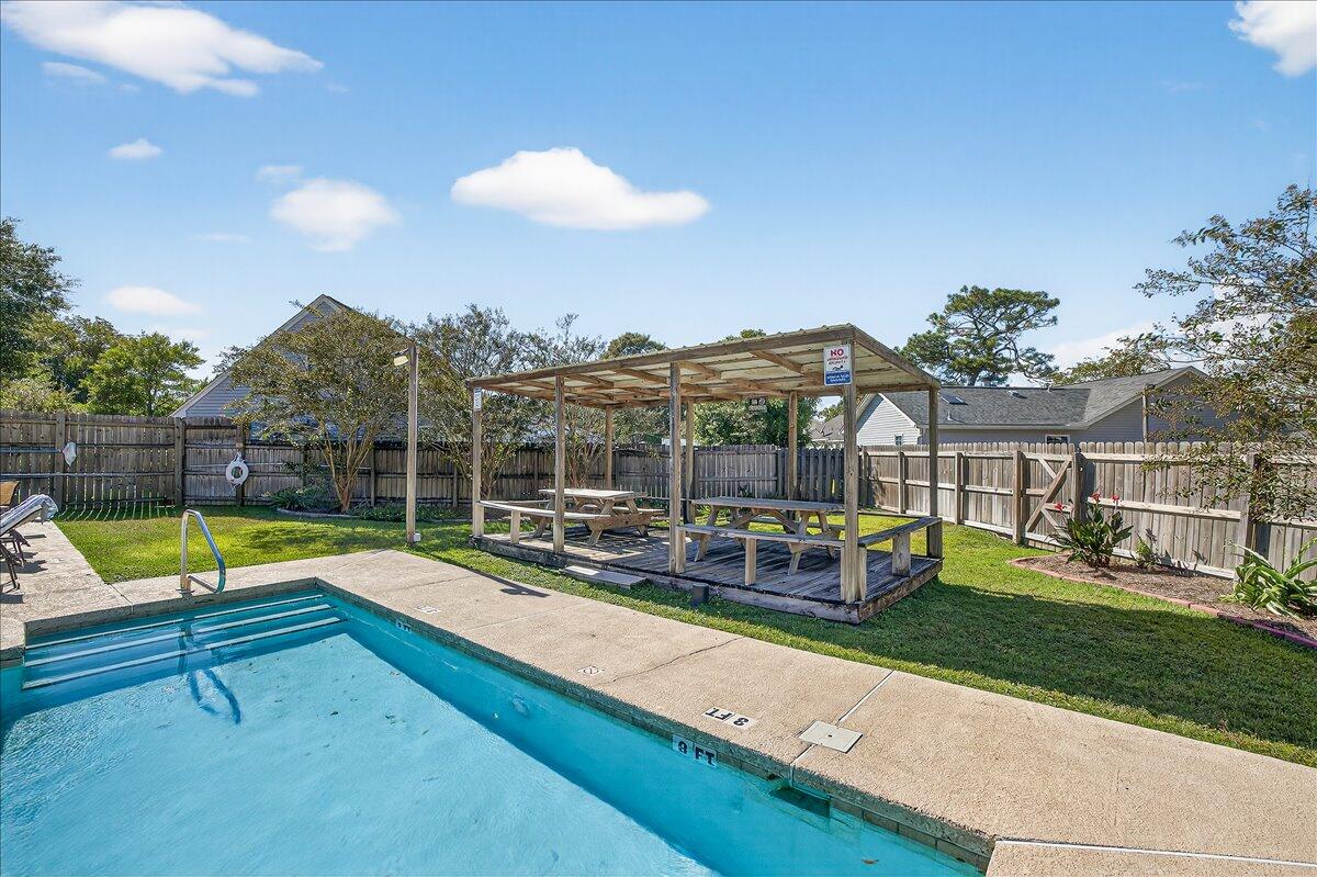 161 Meadowbrook Court