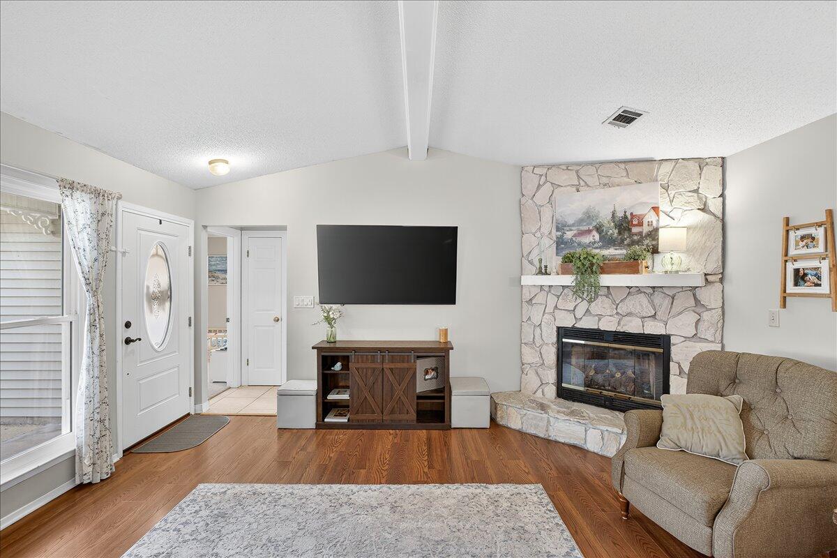 161 Meadowbrook Court