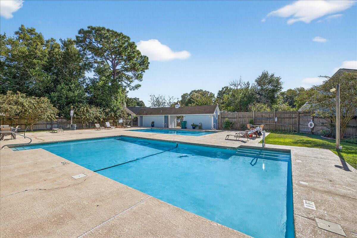 161 Meadowbrook Court