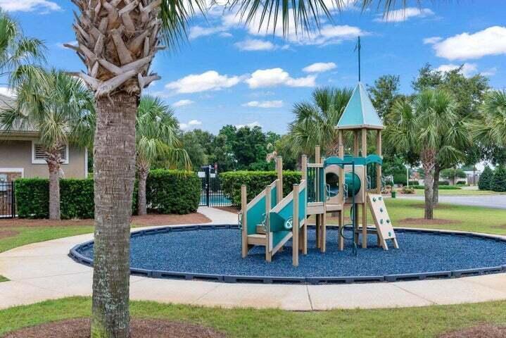 8847 Brown Pelican Circle