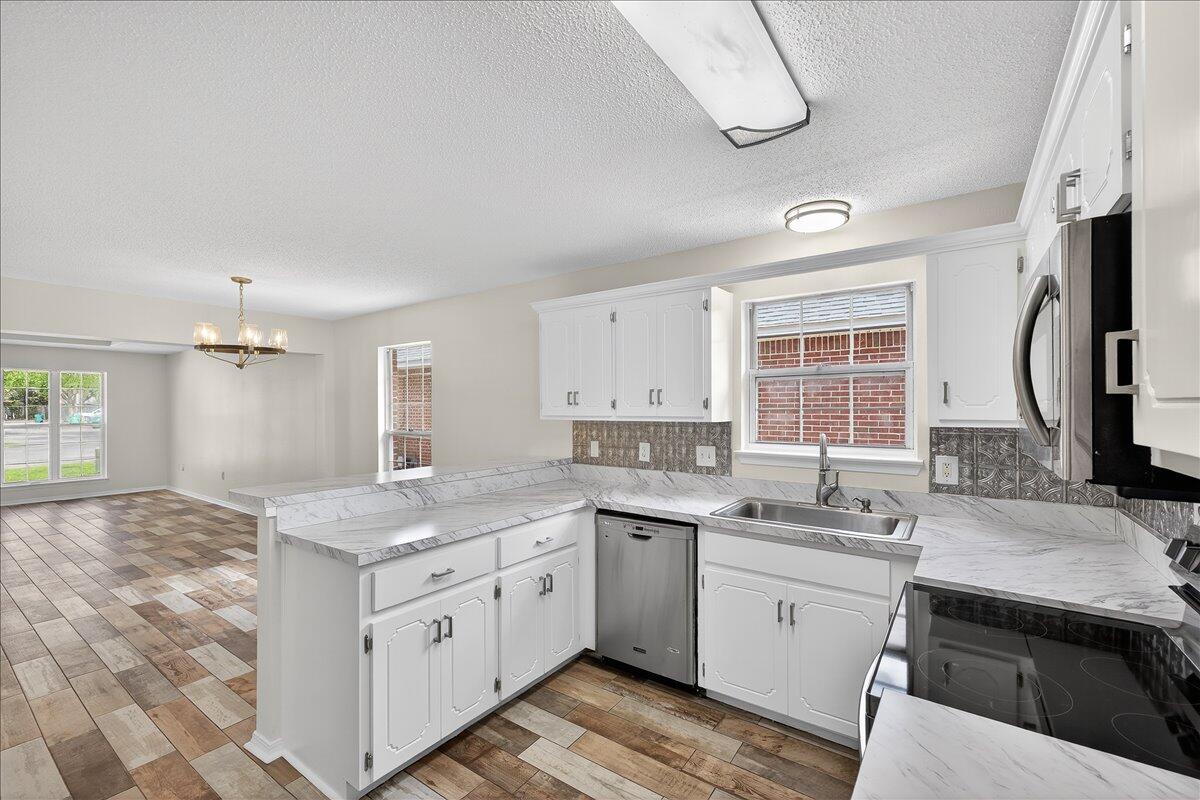 4566 Barrington Lane