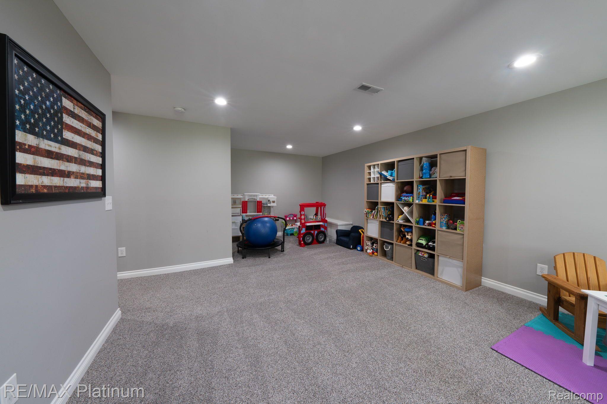 8470 JACK PINE Circle