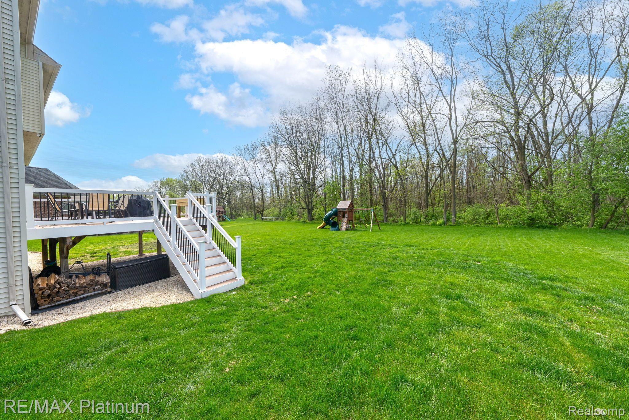 8470 JACK PINE Circle