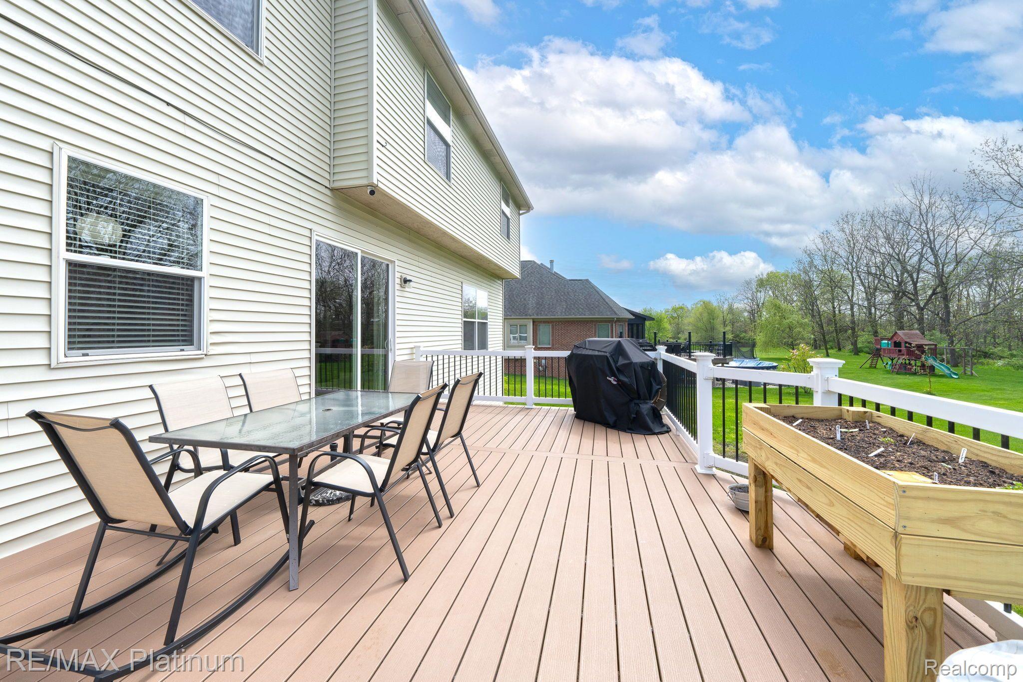 8470 JACK PINE Circle