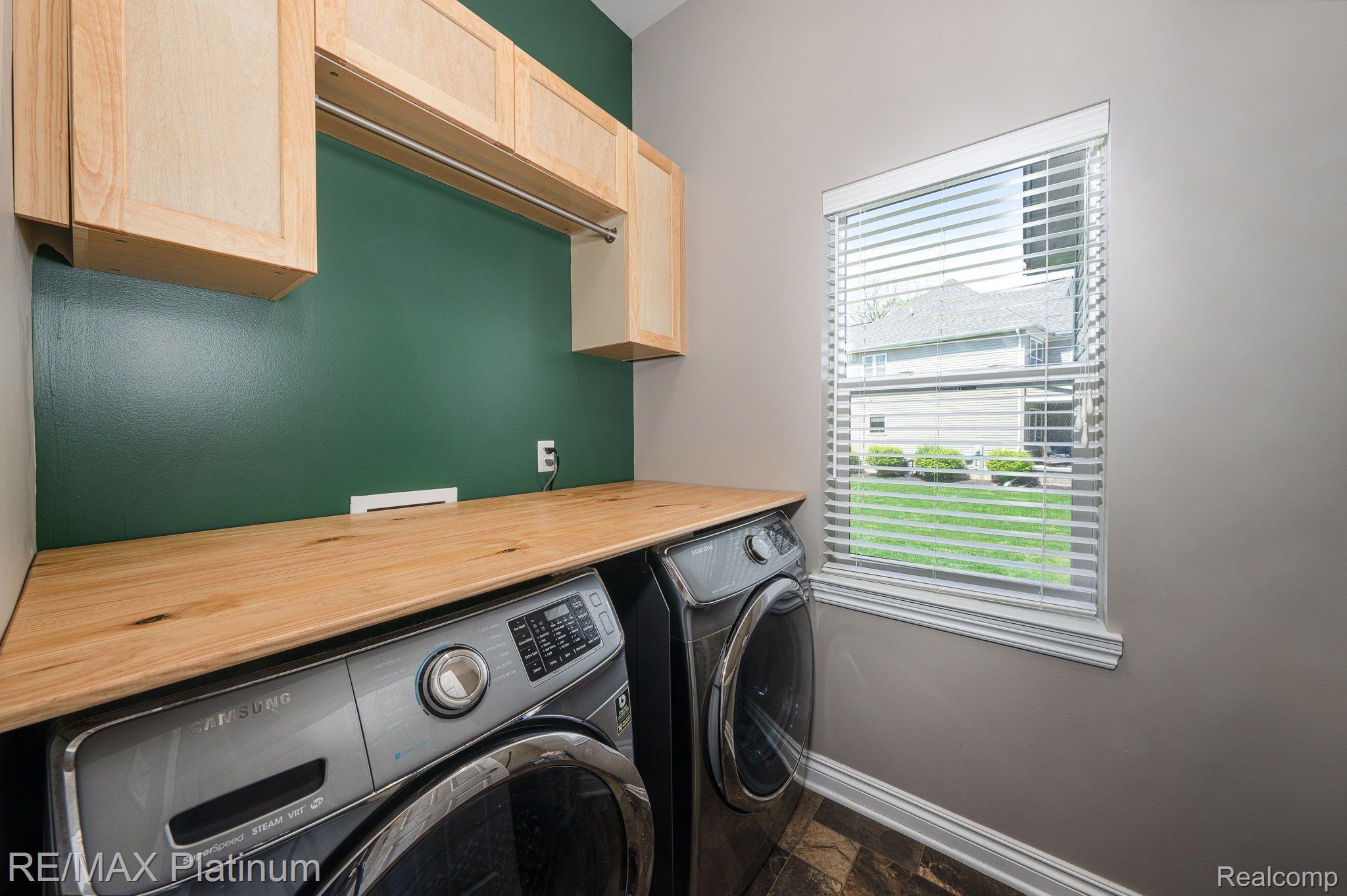 8470 JACK PINE Circle