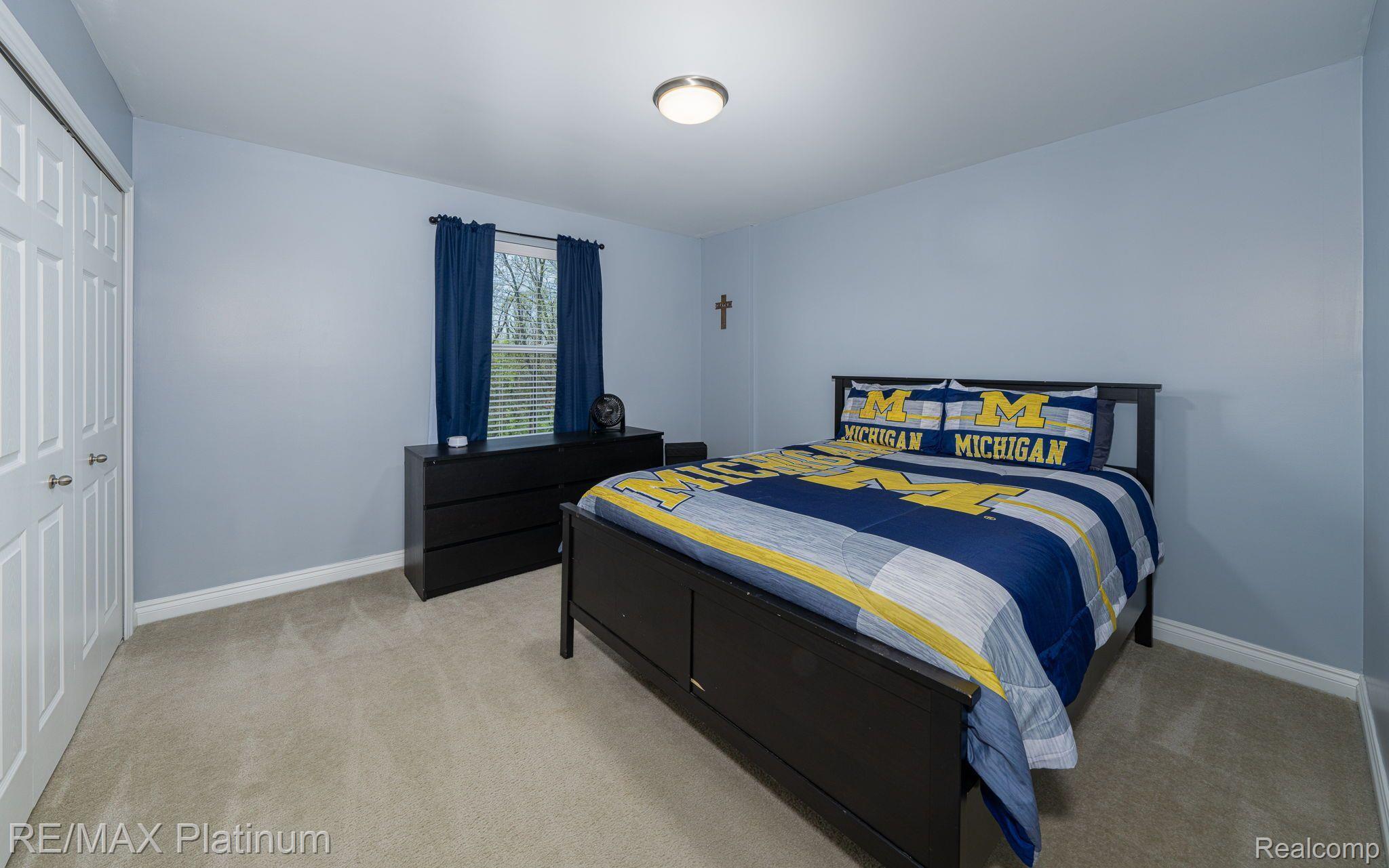 8470 JACK PINE Circle