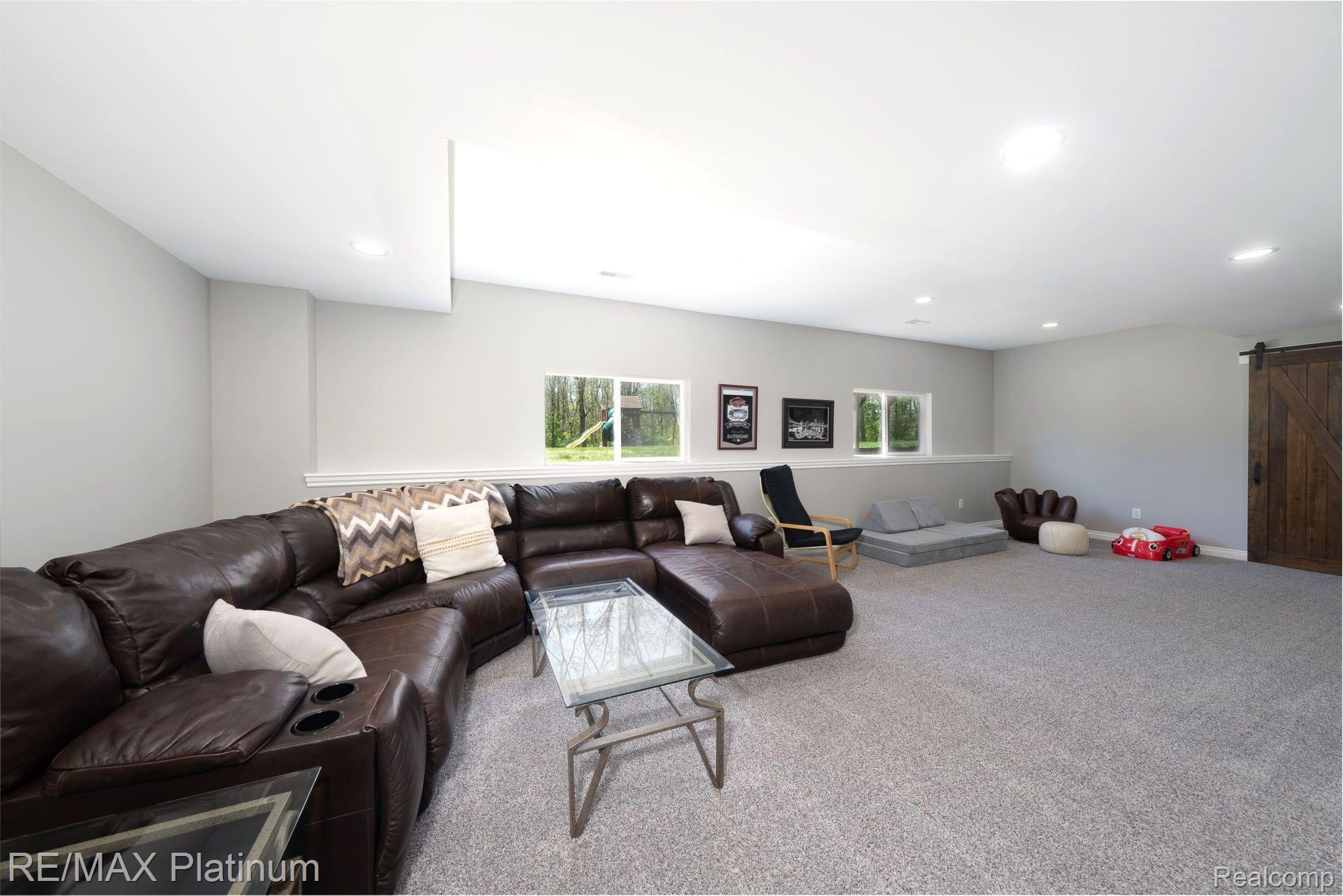 8470 JACK PINE Circle