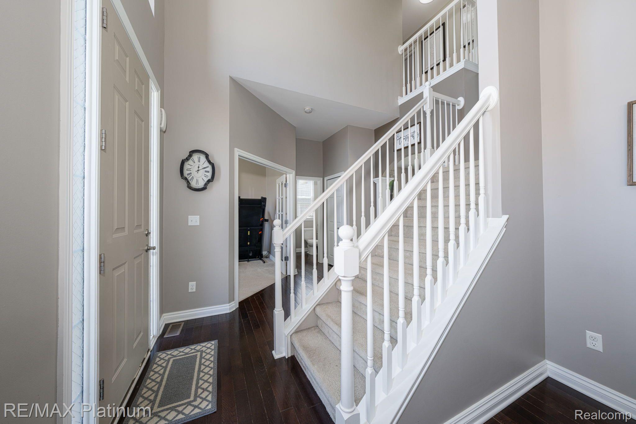 8470 JACK PINE Circle