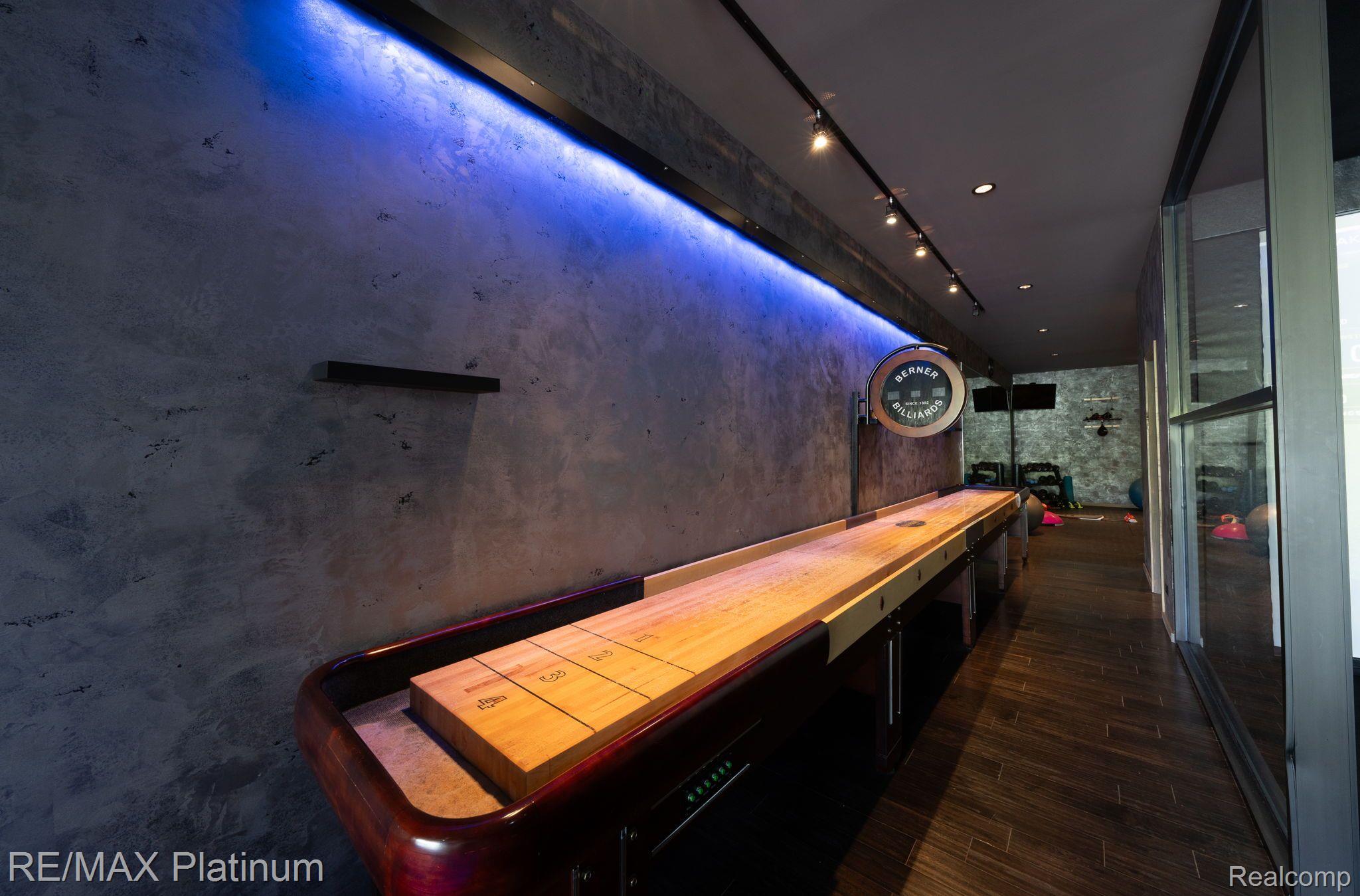 8419 RIVERWALK Drive