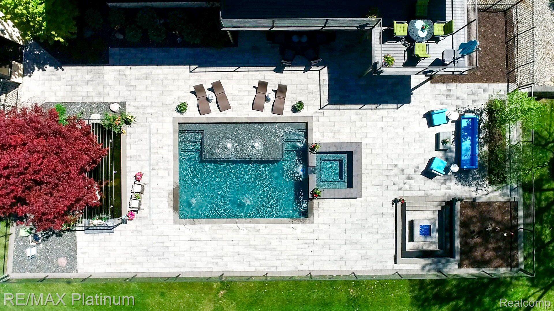 8419 RIVERWALK Drive