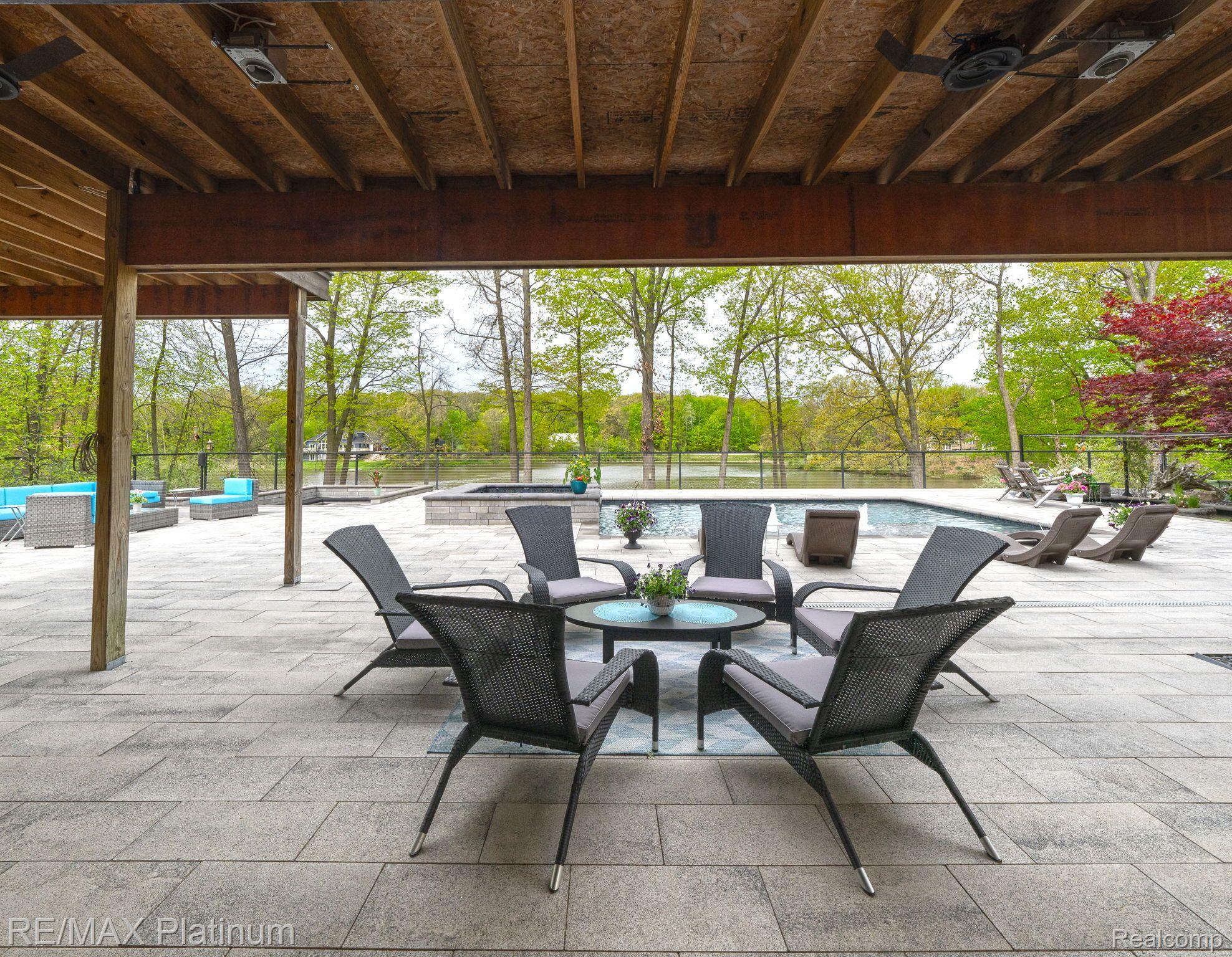 8419 RIVERWALK Drive