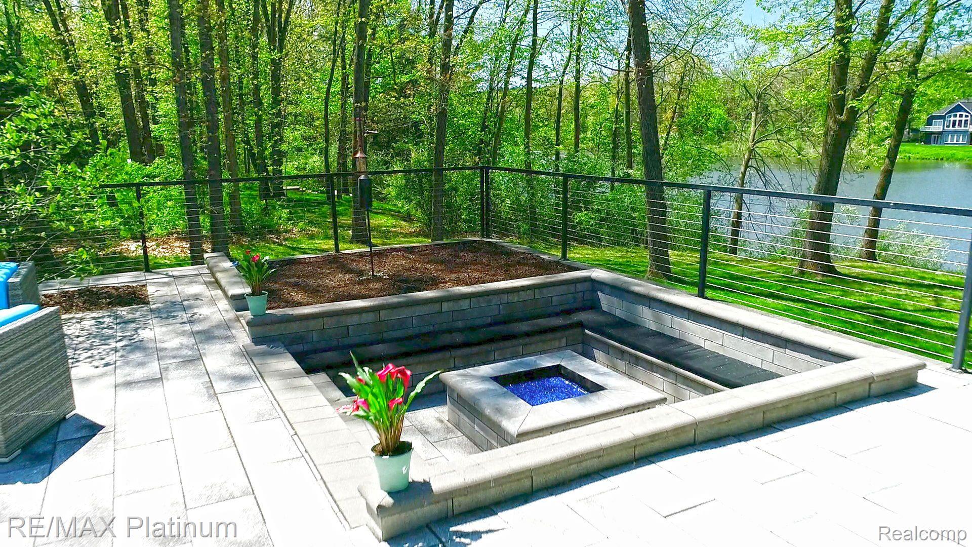 8419 RIVERWALK Drive