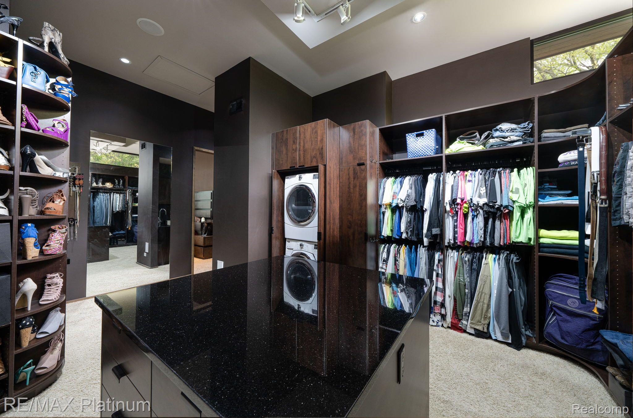 8419 RIVERWALK Drive