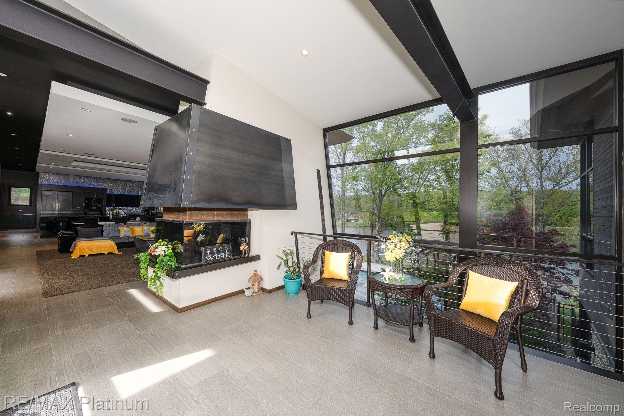 8419 RIVERWALK Drive