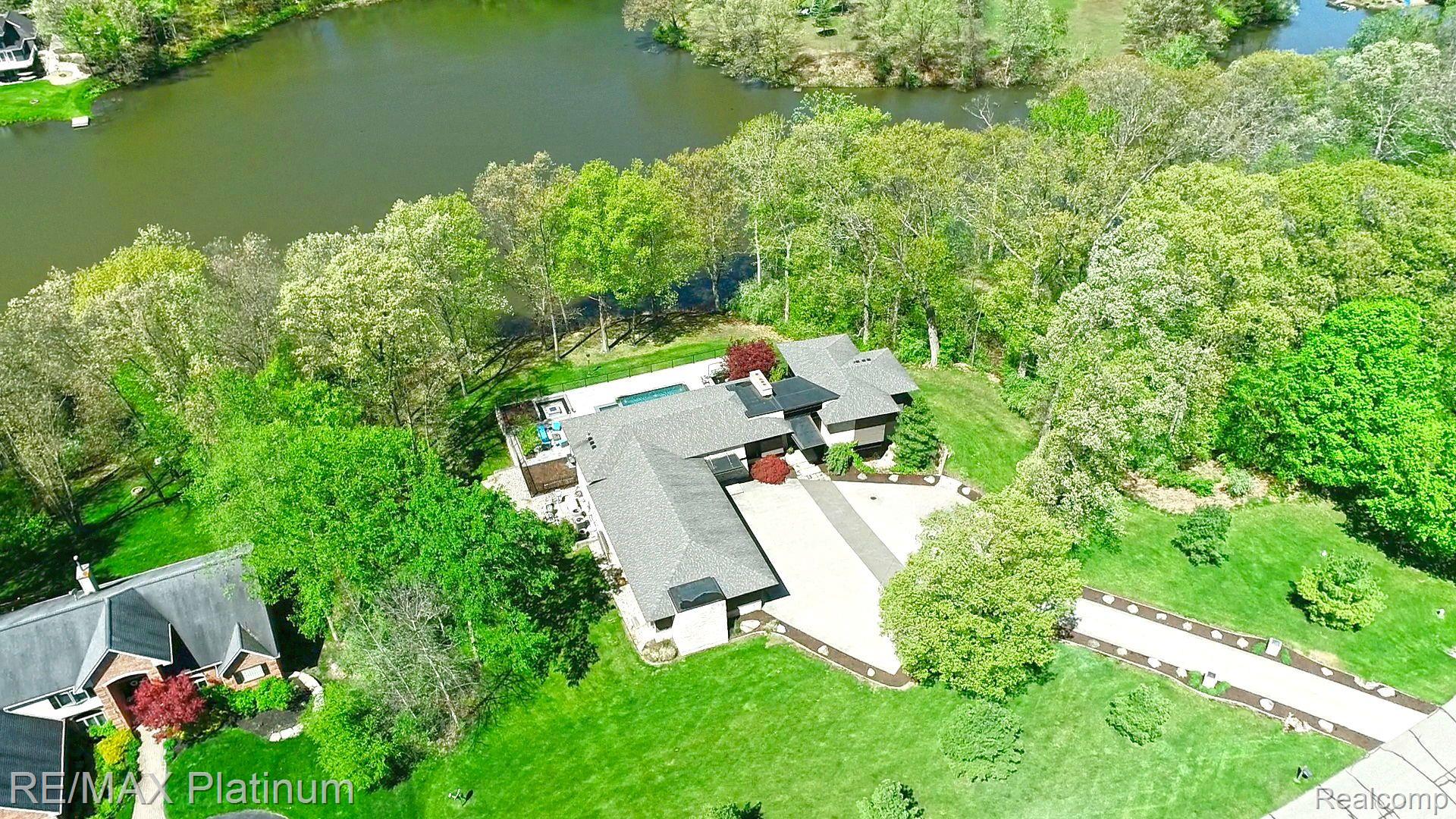 8419 RIVERWALK Drive