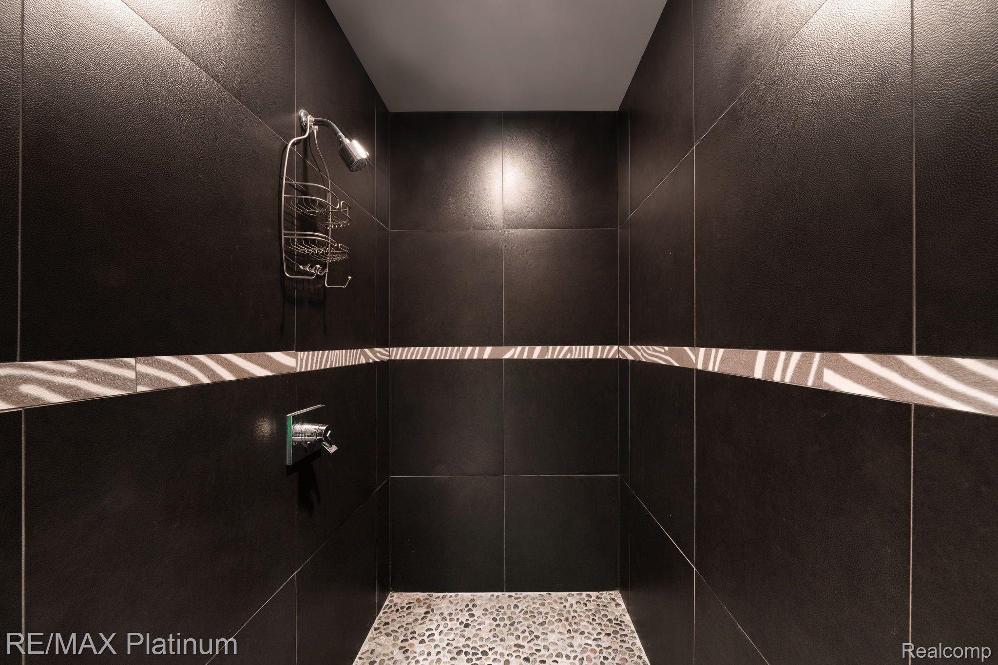 8419 RIVERWALK Drive