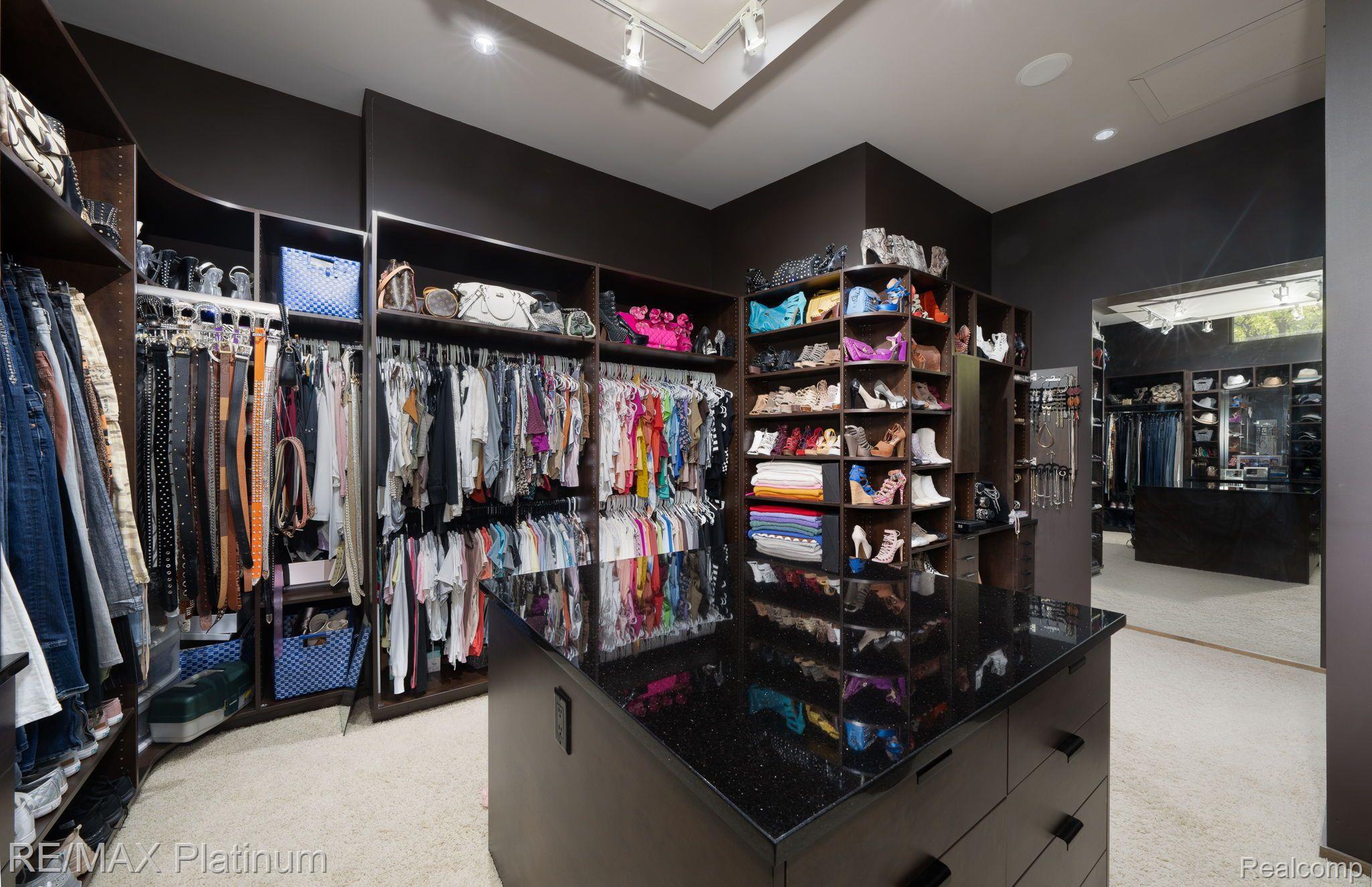 8419 RIVERWALK Drive