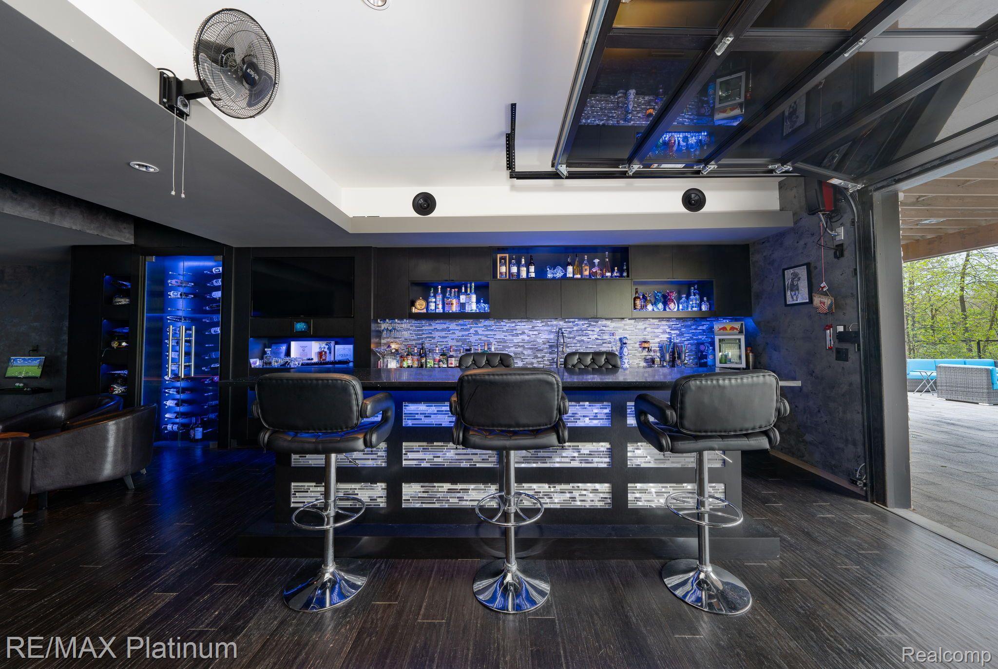 8419 RIVERWALK Drive