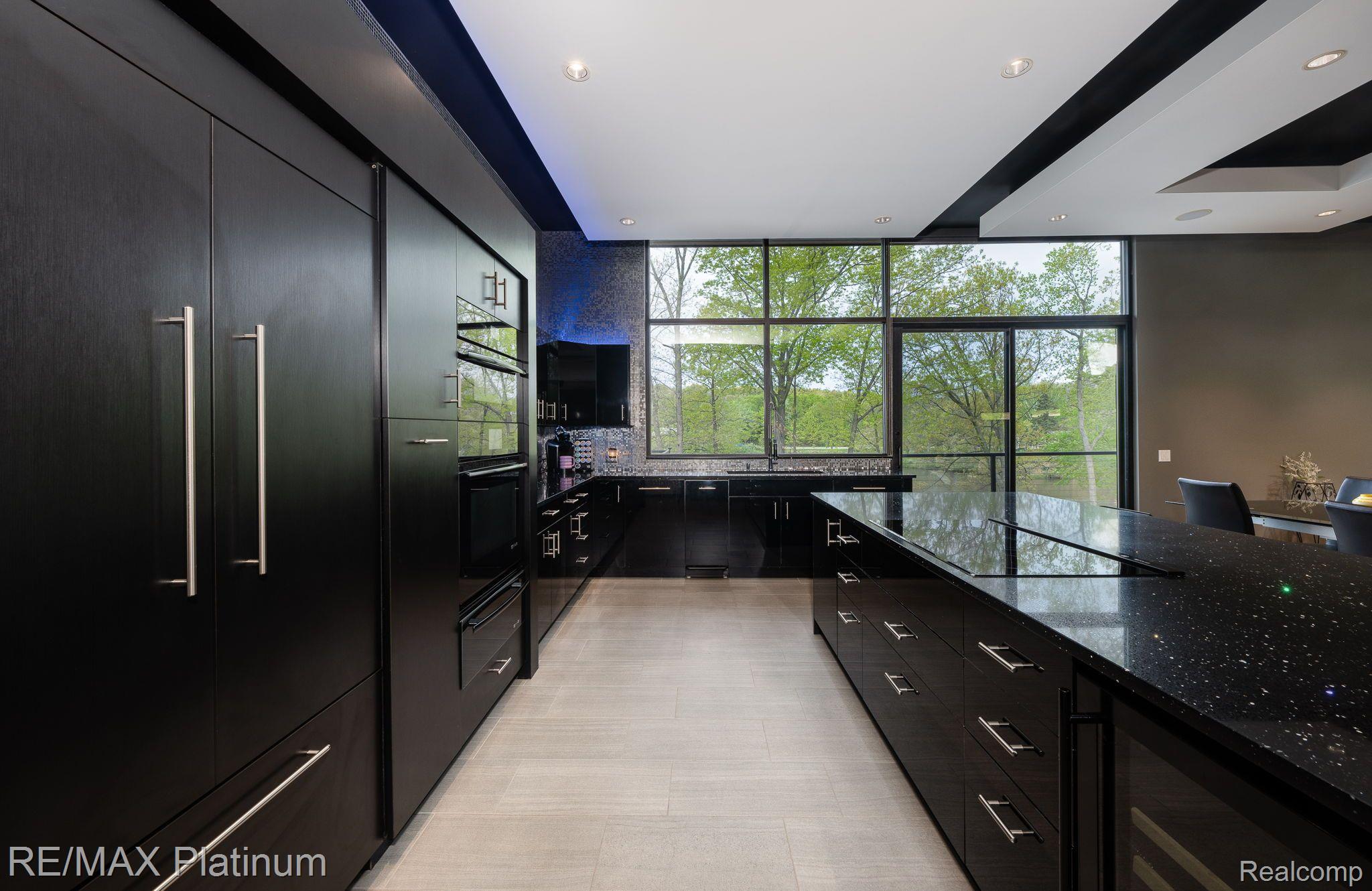 8419 RIVERWALK Drive