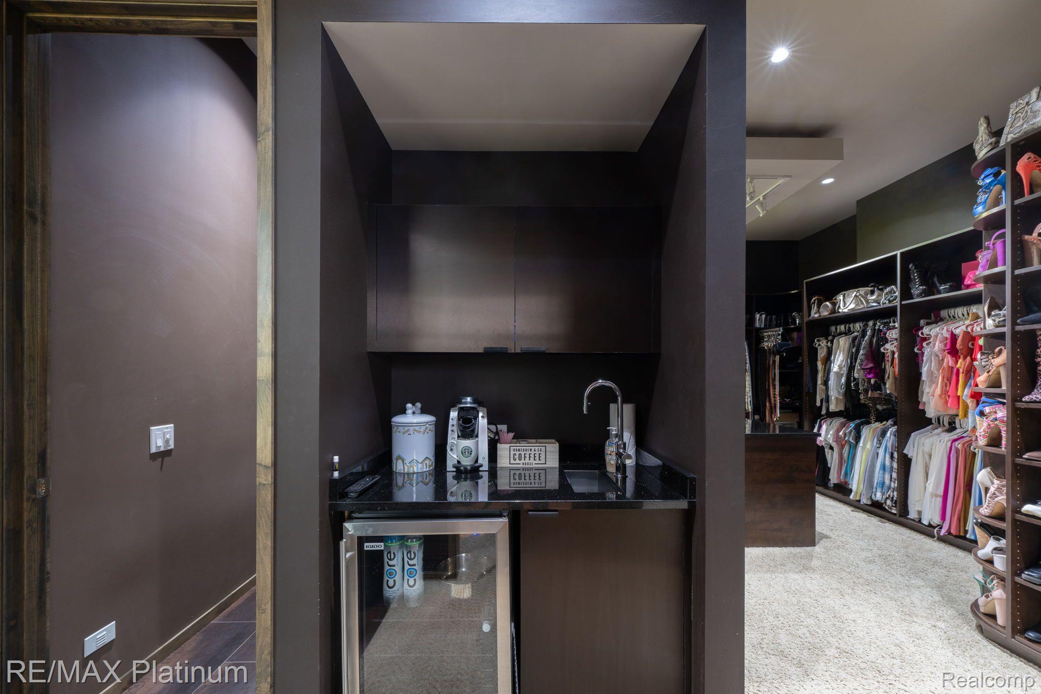 8419 RIVERWALK Drive