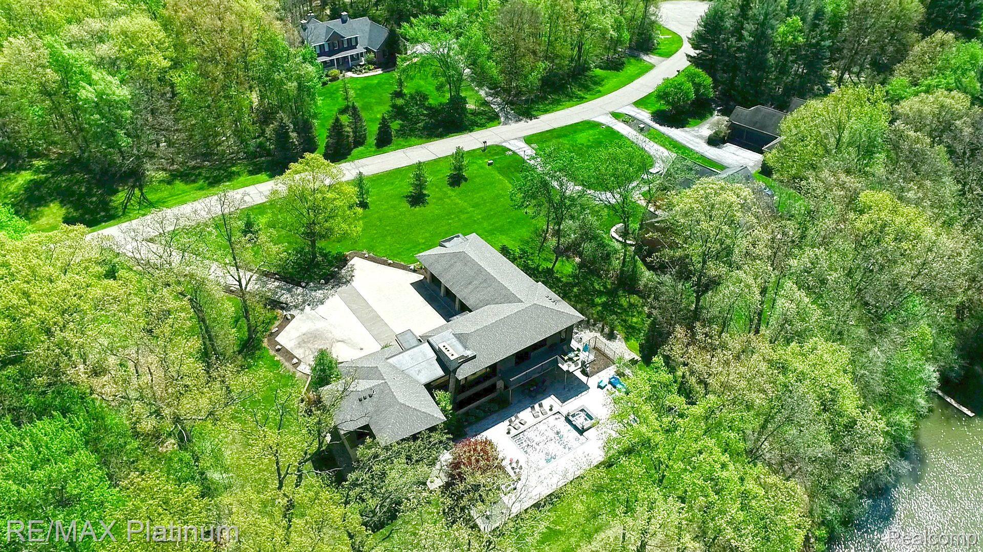 8419 RIVERWALK Drive