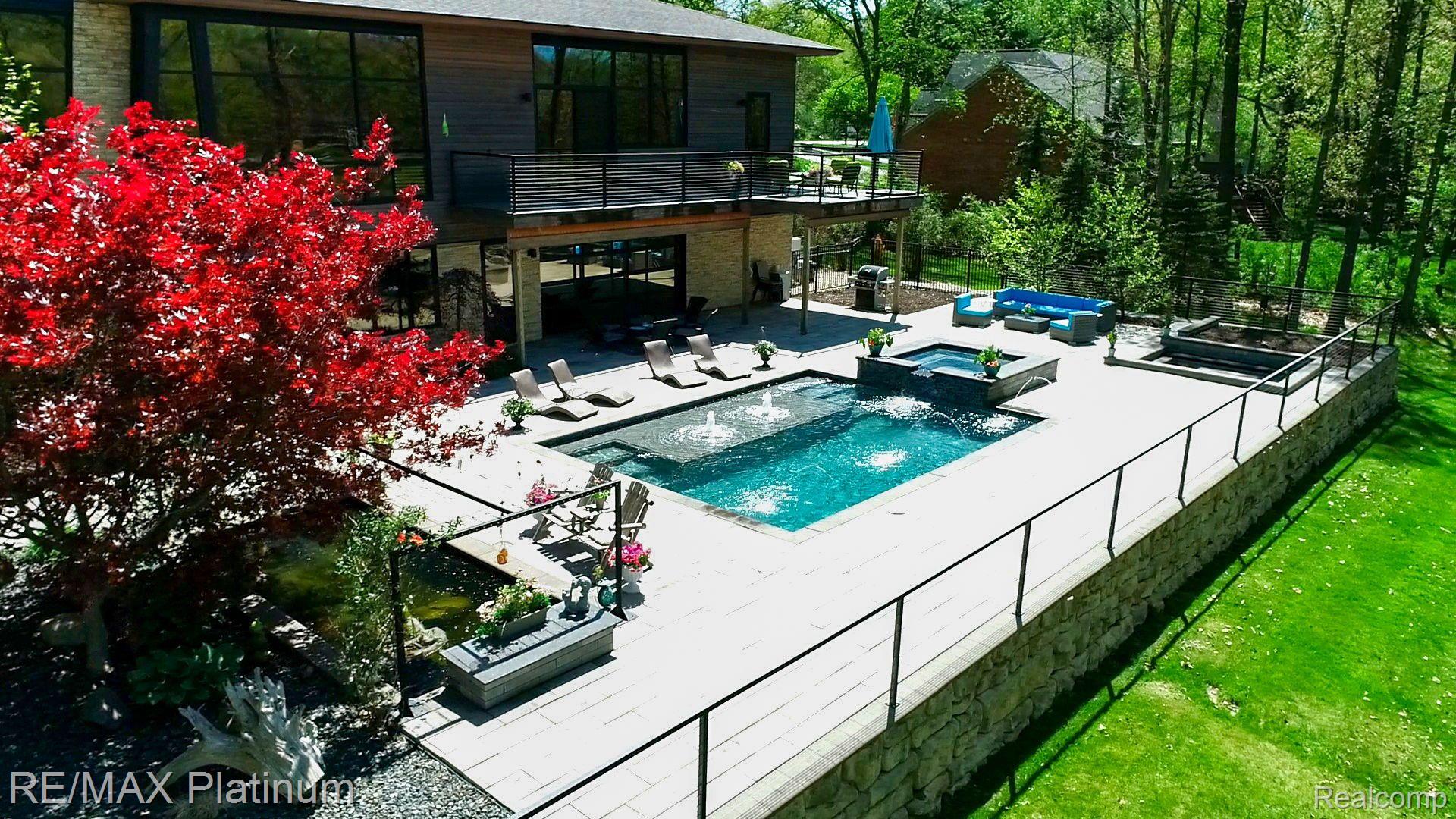 8419 RIVERWALK Drive