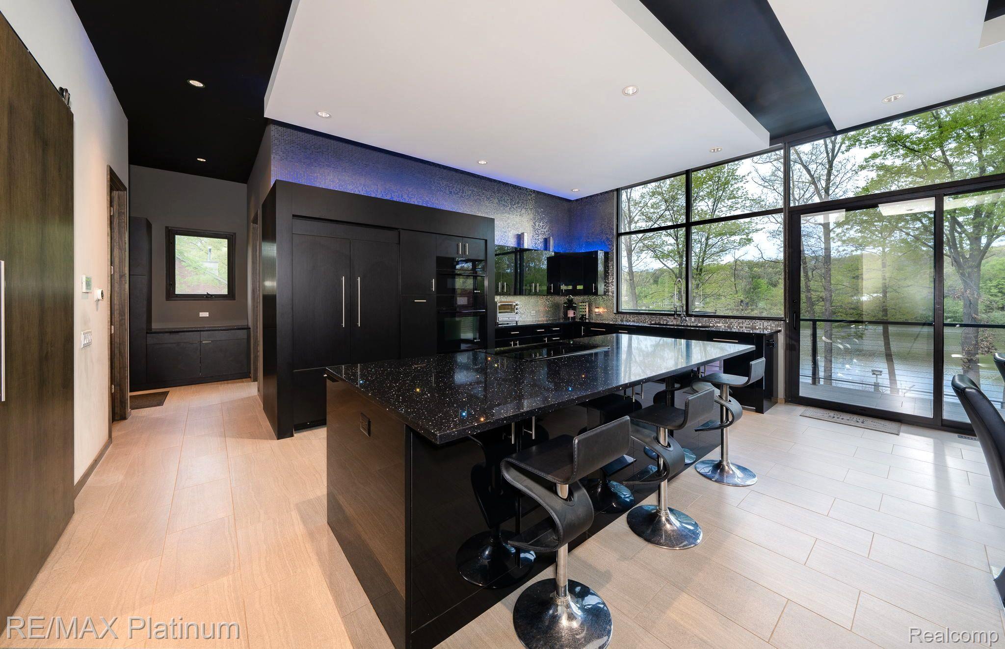 8419 RIVERWALK Drive