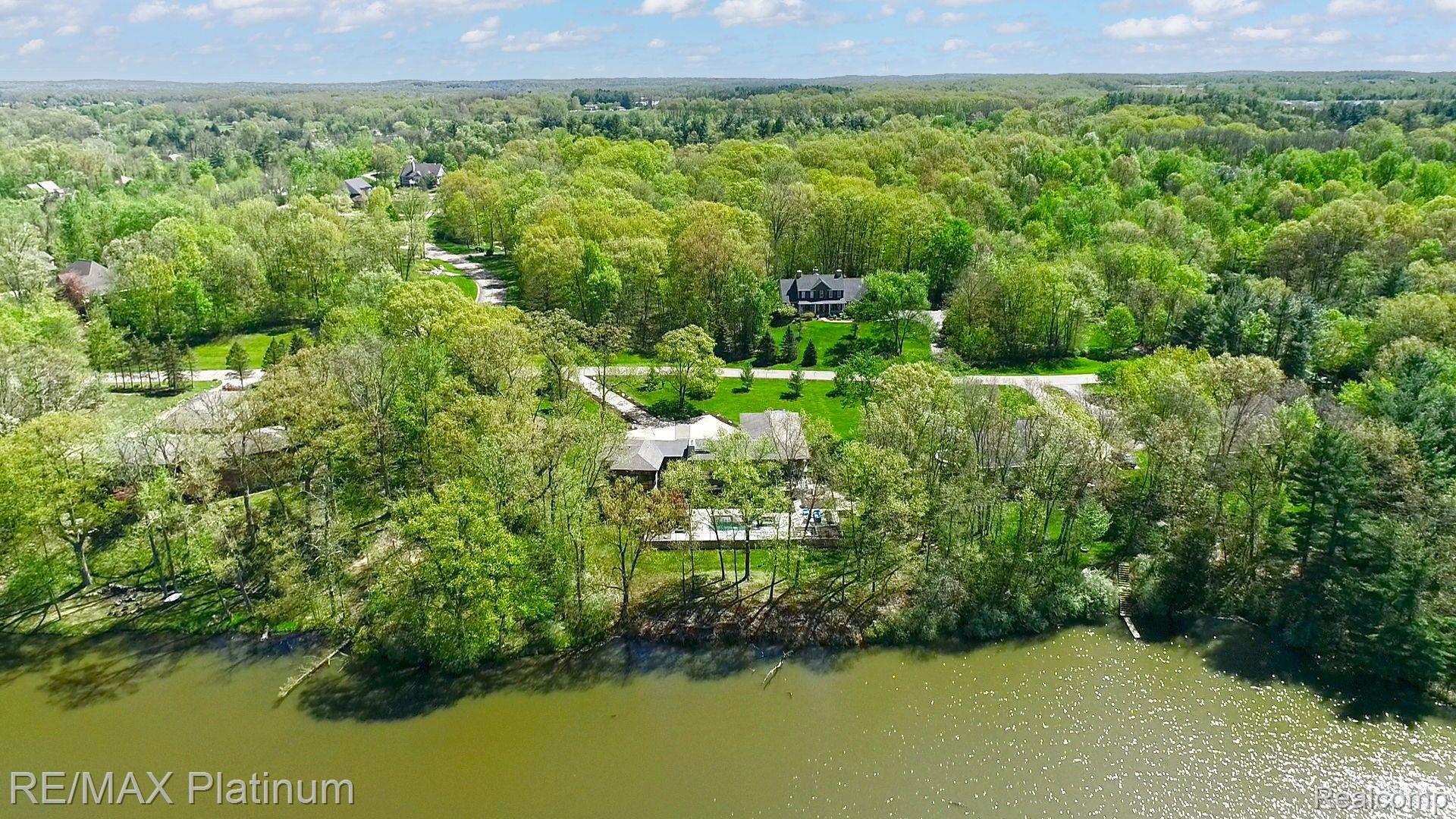 8419 RIVERWALK Drive