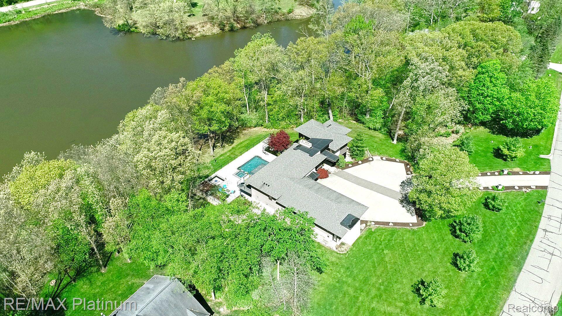 8419 RIVERWALK Drive