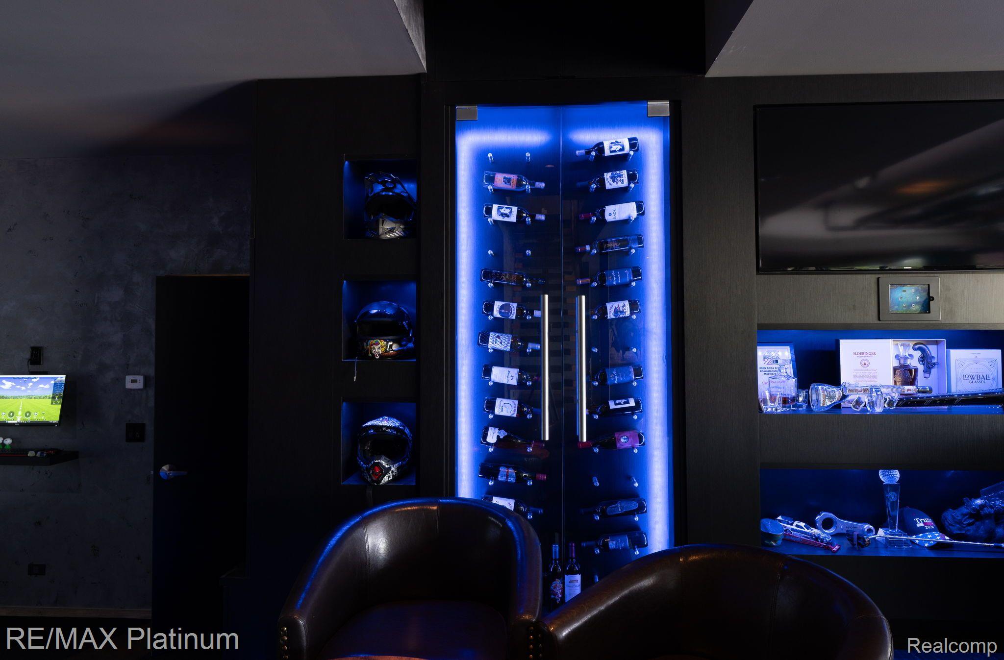 8419 RIVERWALK Drive