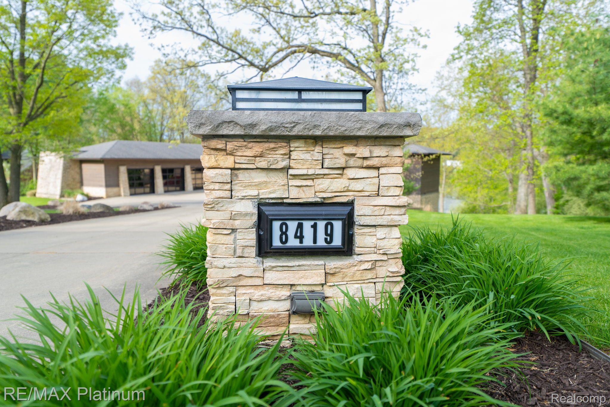 8419 RIVERWALK Drive