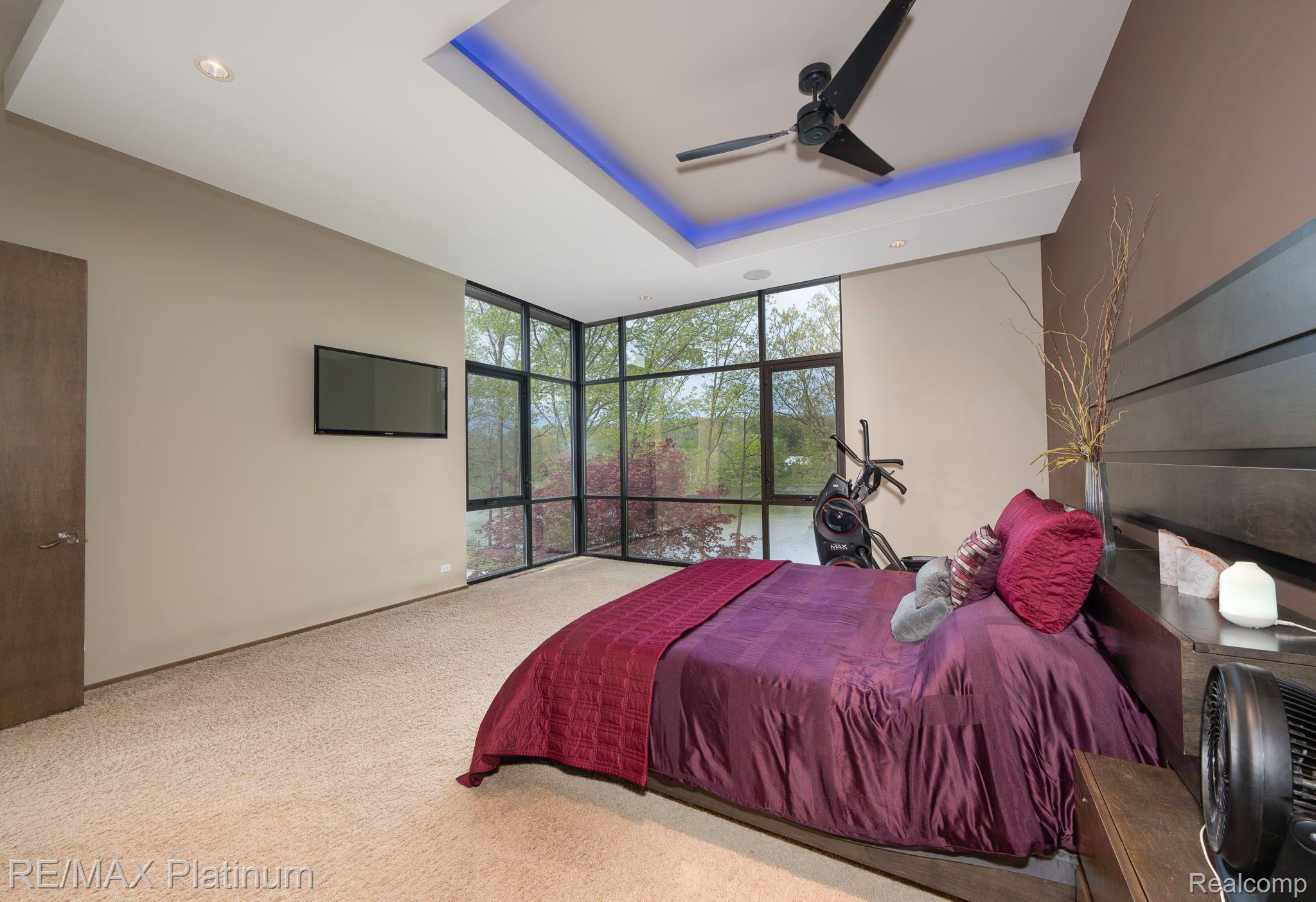 8419 RIVERWALK Drive