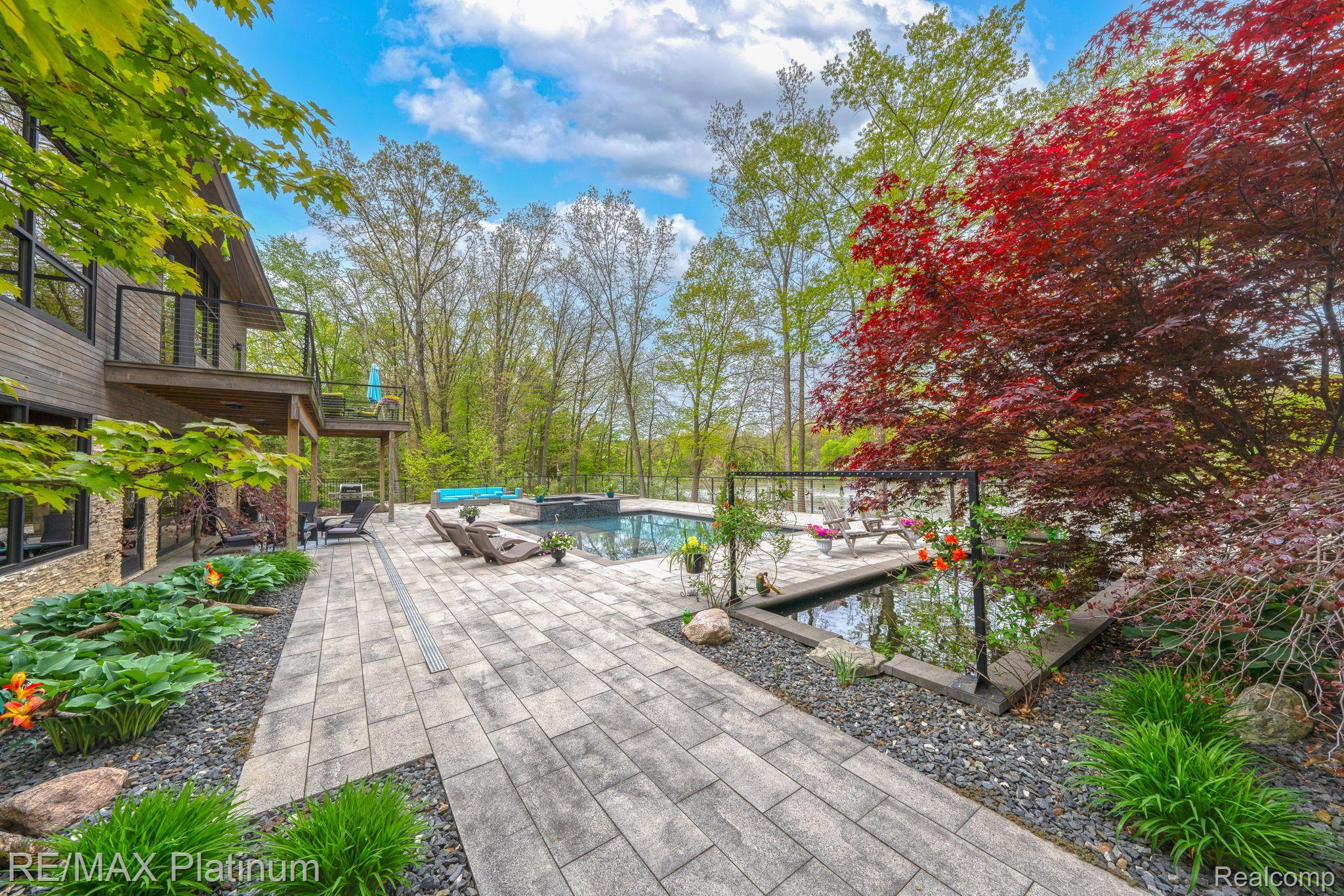 8419 RIVERWALK Drive