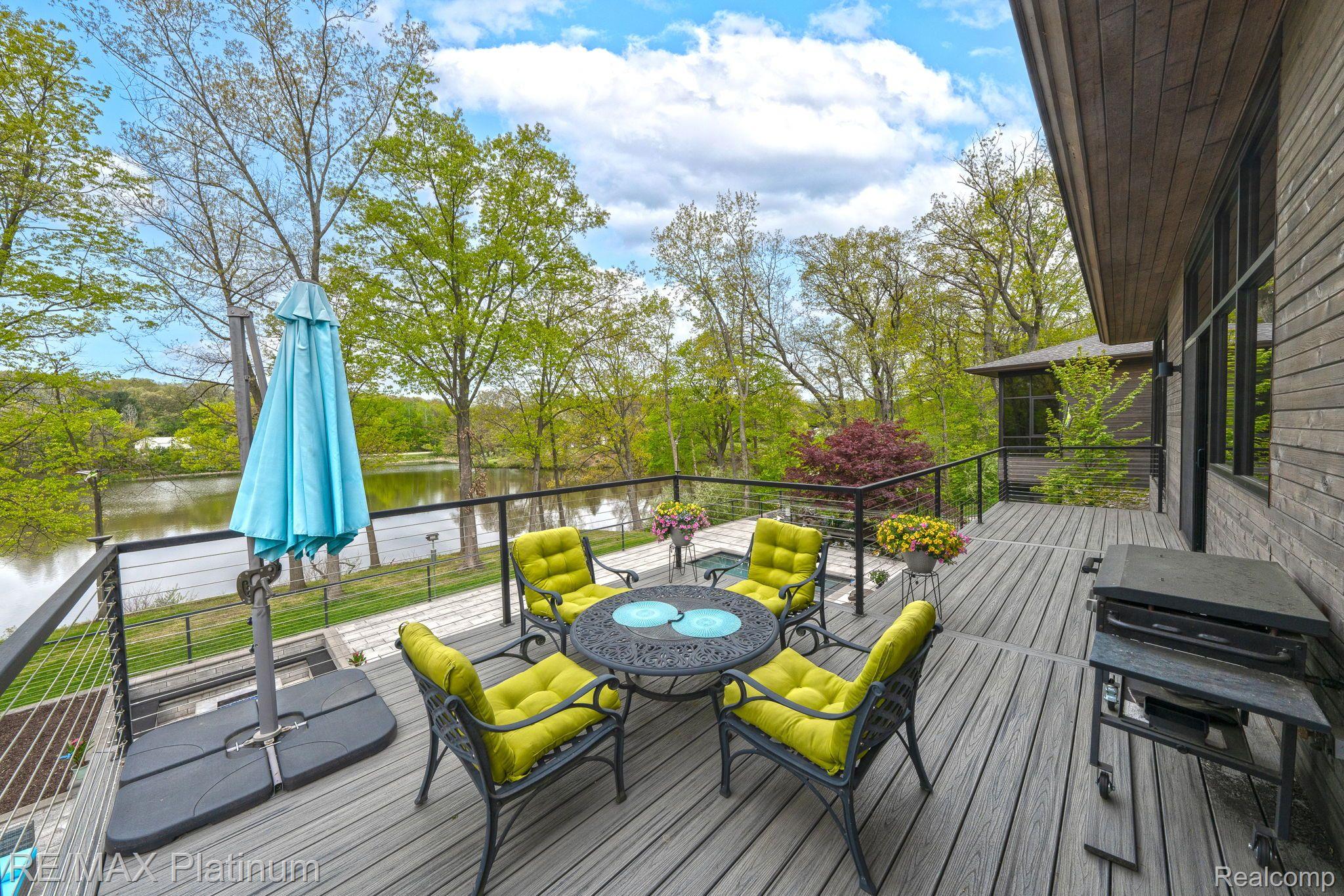 8419 RIVERWALK Drive