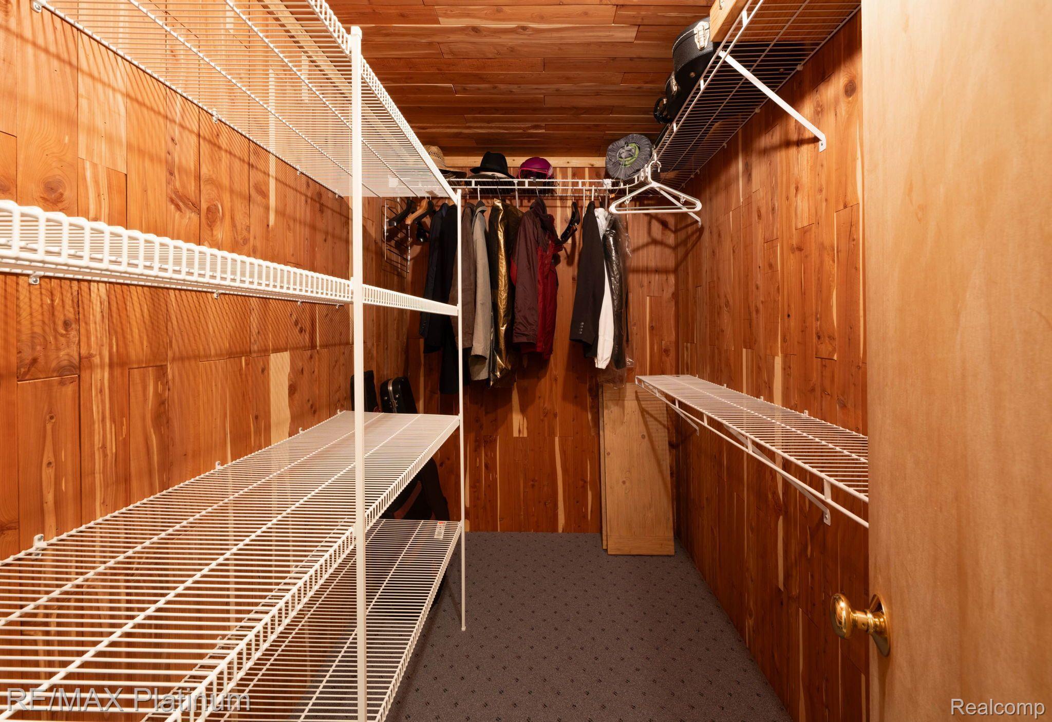 5019 Oak Bluff Court