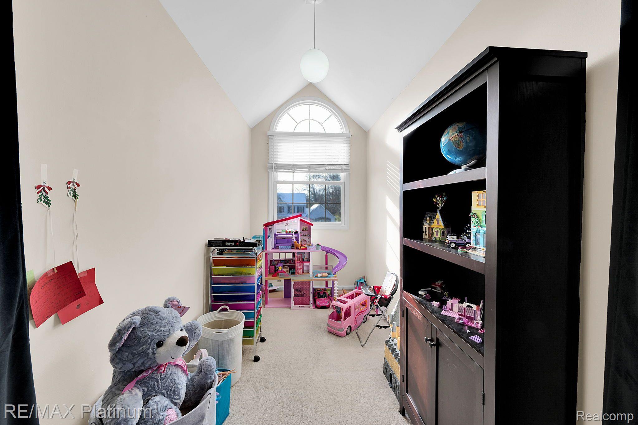 5019 Oak Bluff Court