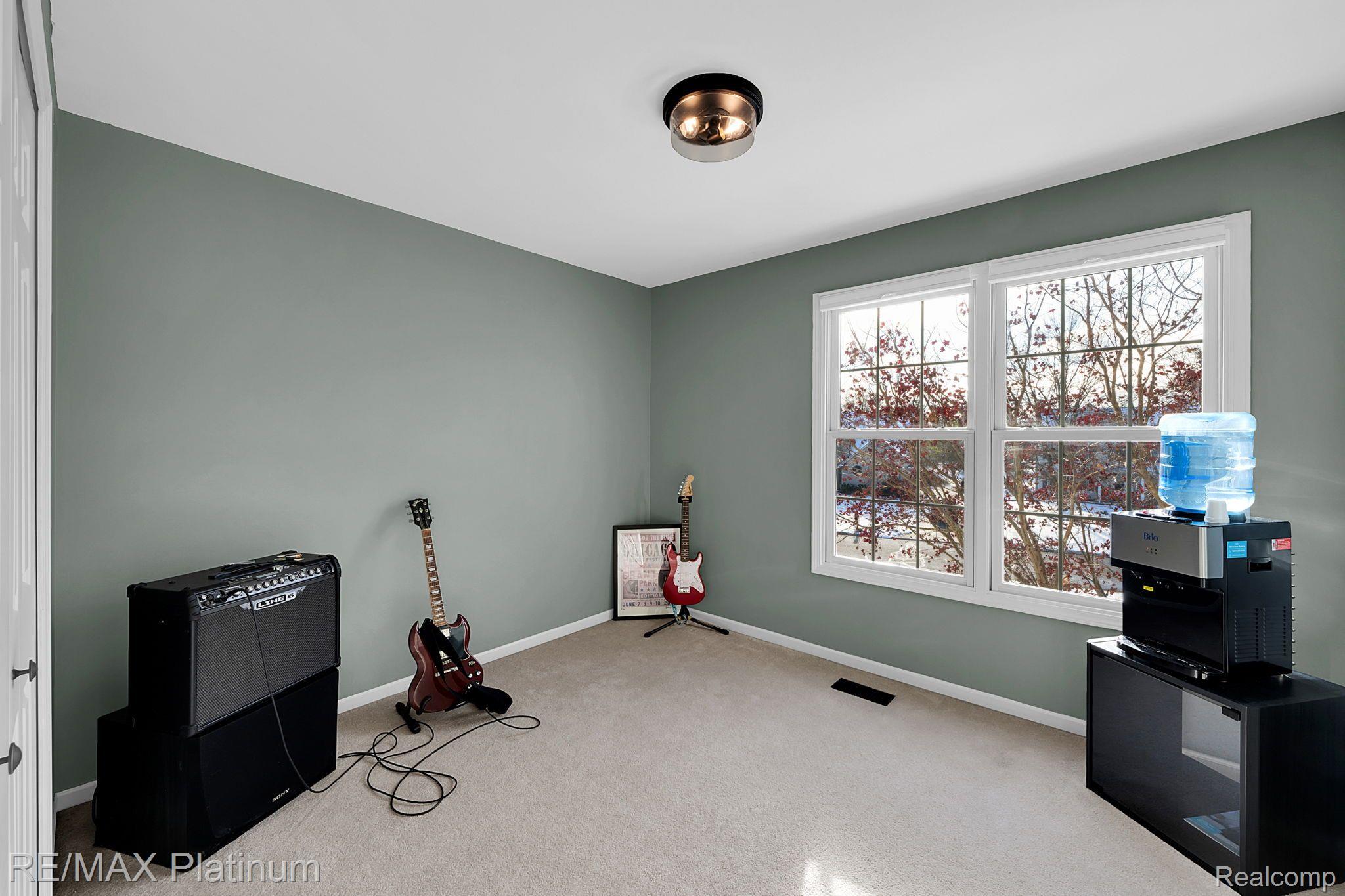 5019 Oak Bluff Court