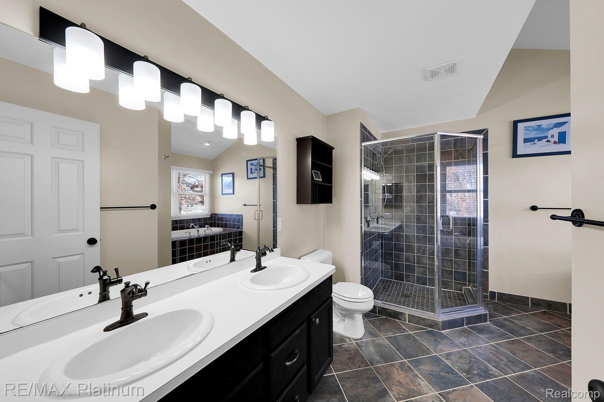 5019 Oak Bluff Court