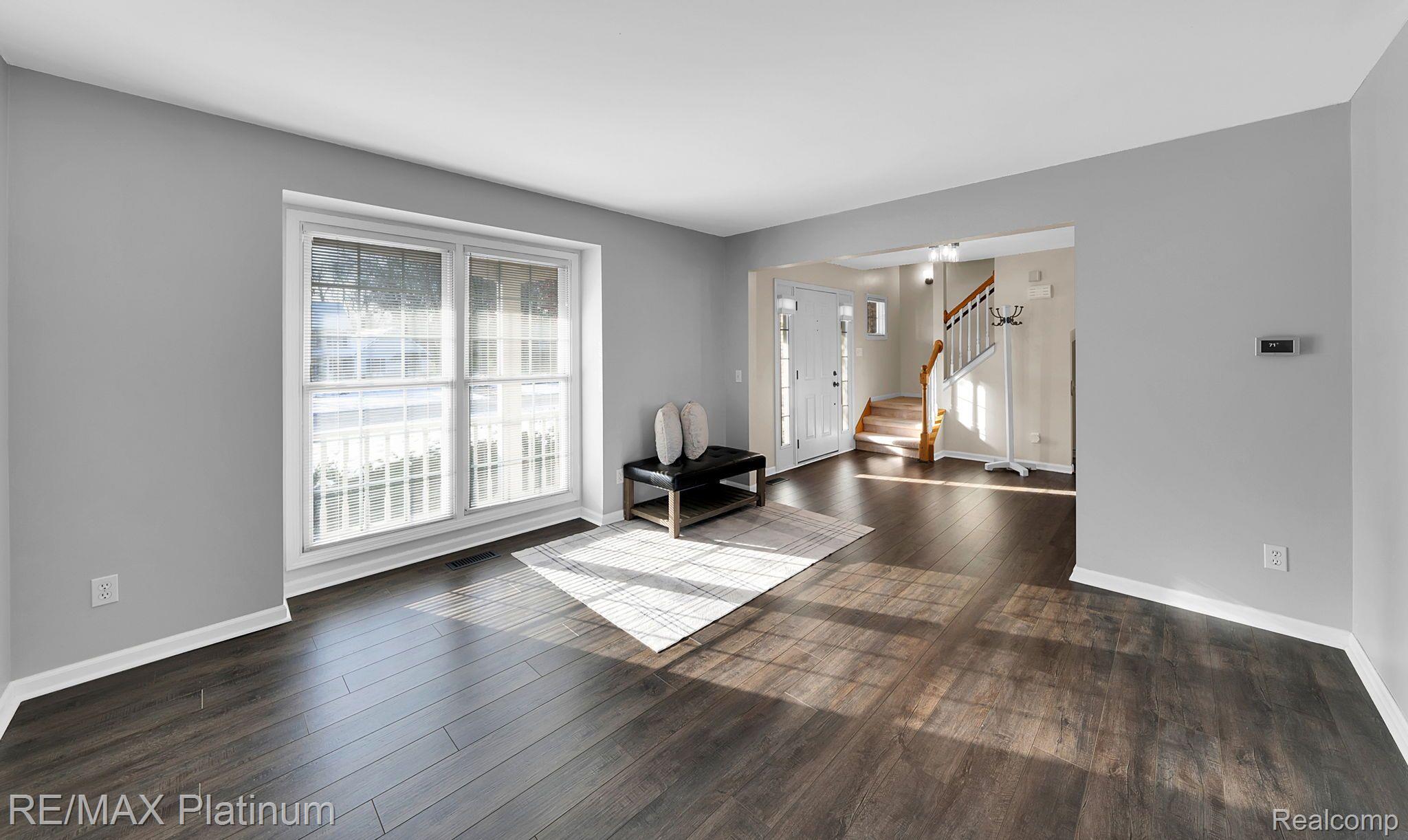 5019 Oak Bluff Court