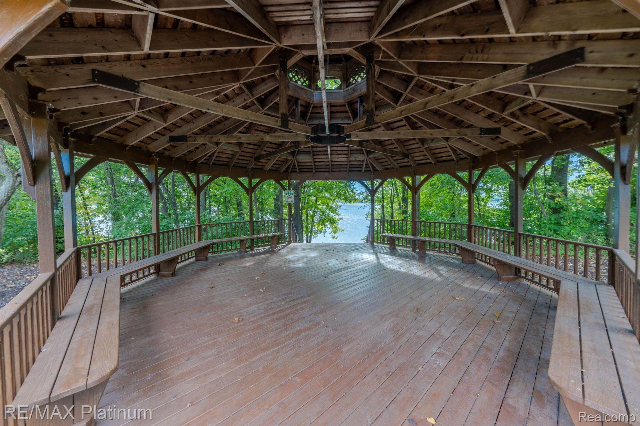 5019 Oak Bluff Court