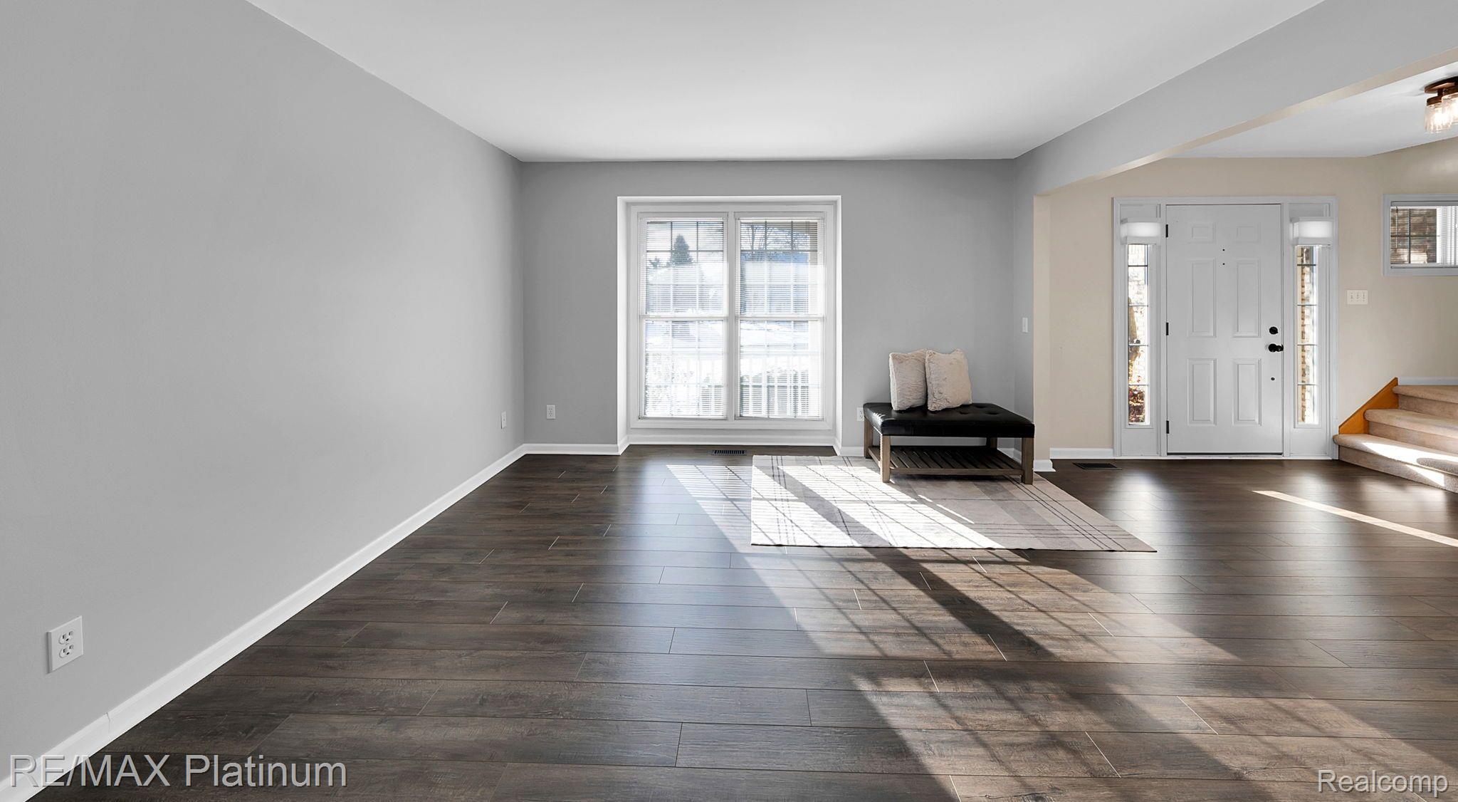 5019 Oak Bluff Court