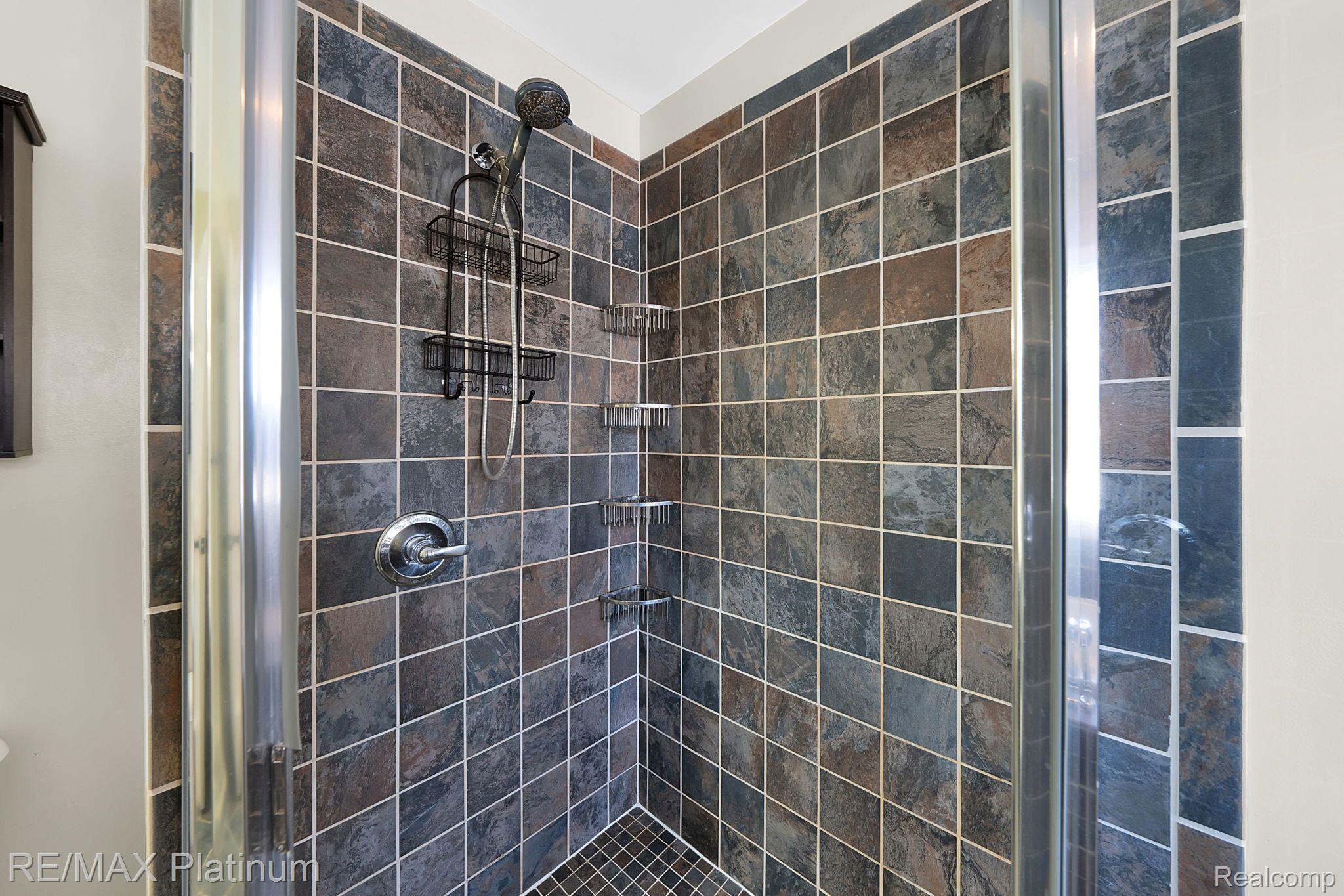 5019 Oak Bluff Court