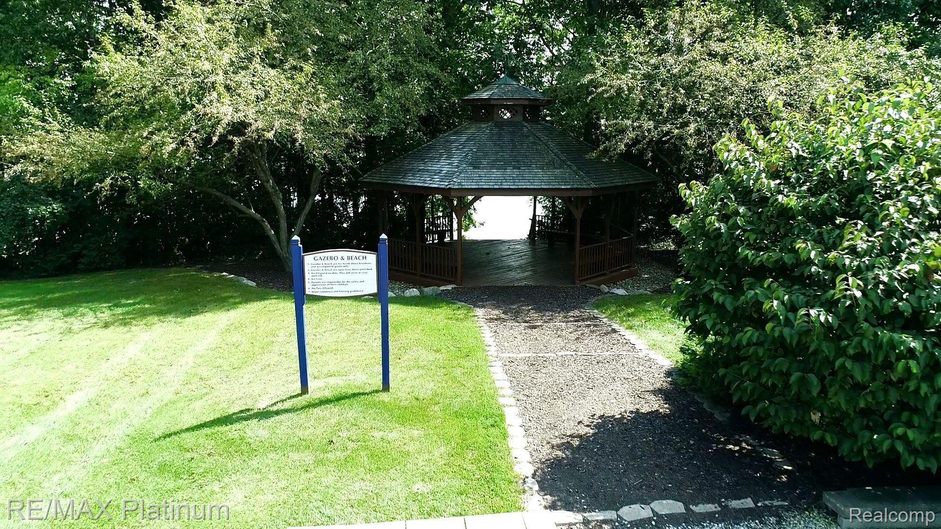 5019 Oak Bluff Court