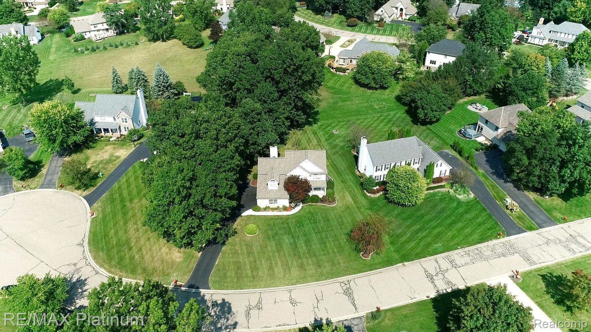 5019 Oak Bluff Court