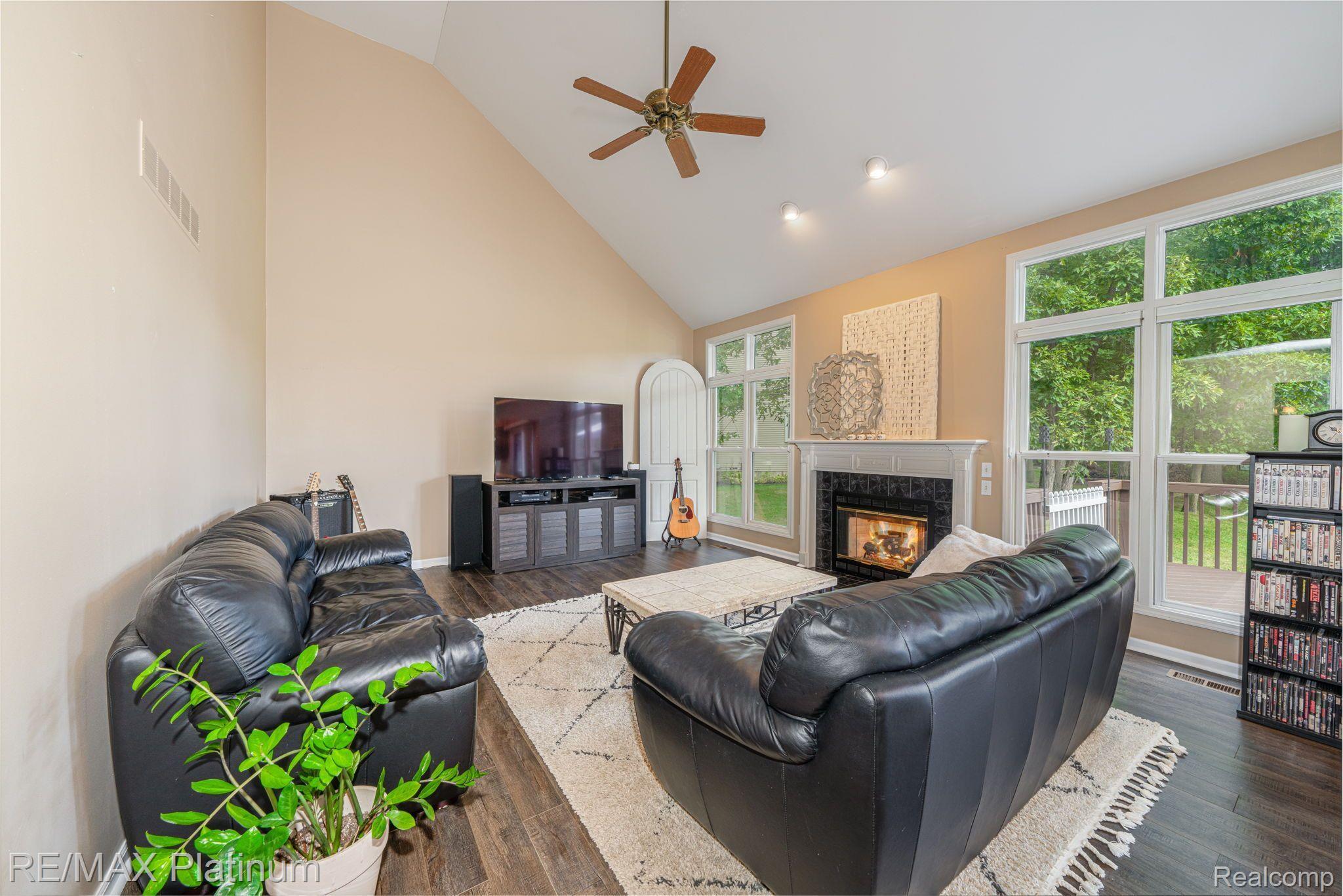 5019 Oak Bluff Court