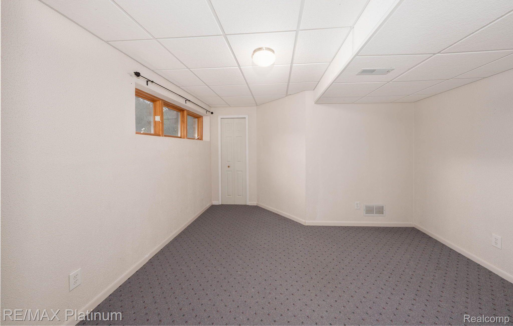 5019 Oak Bluff Court