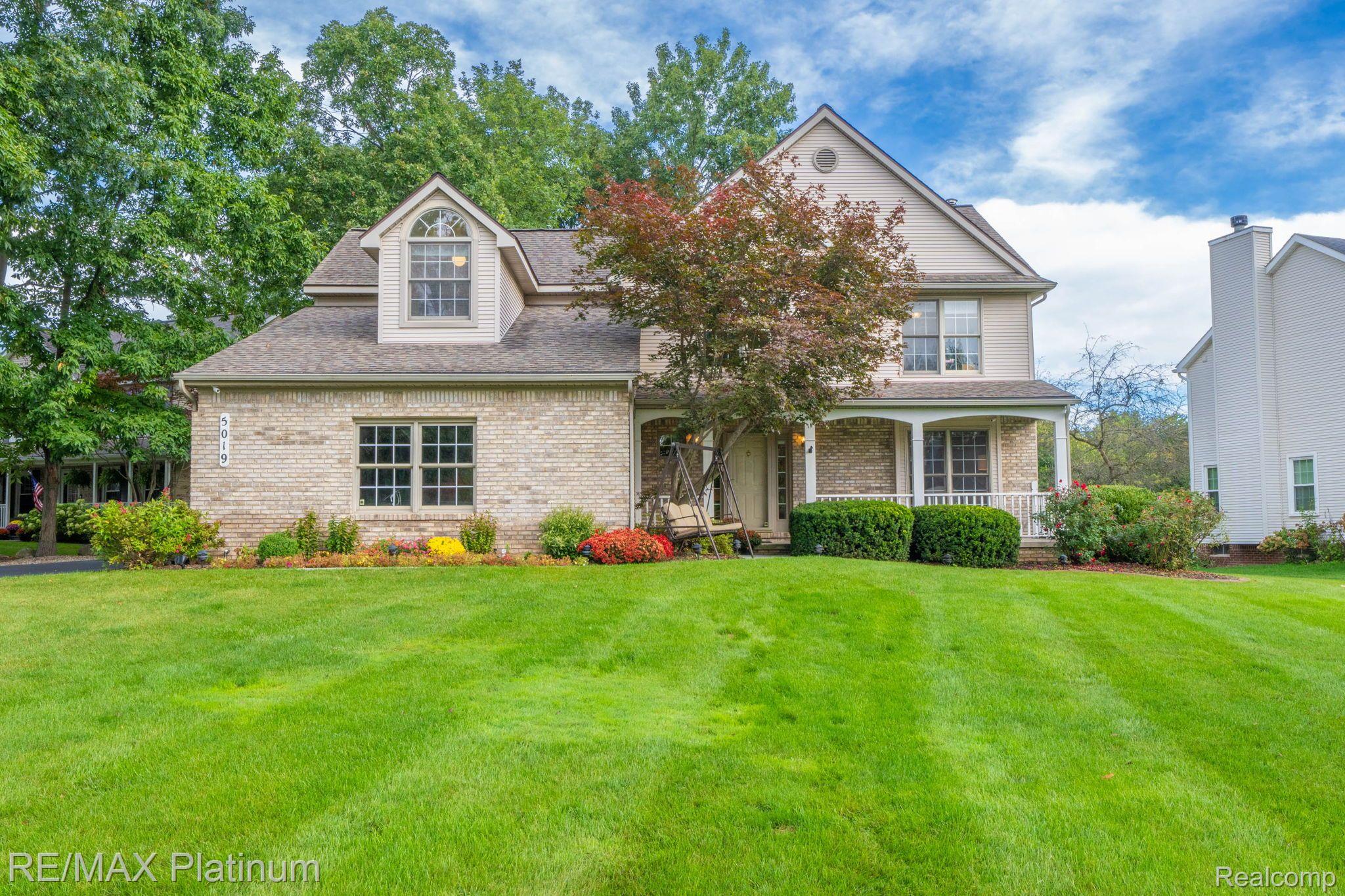 5019 Oak Bluff Court