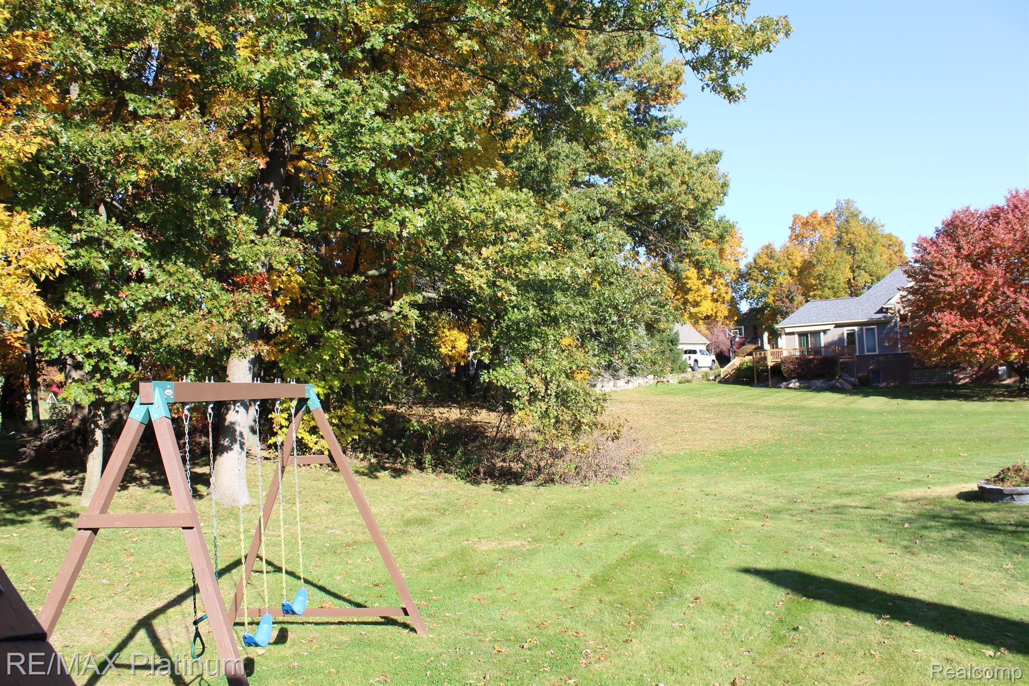 5019 Oak Bluff Court