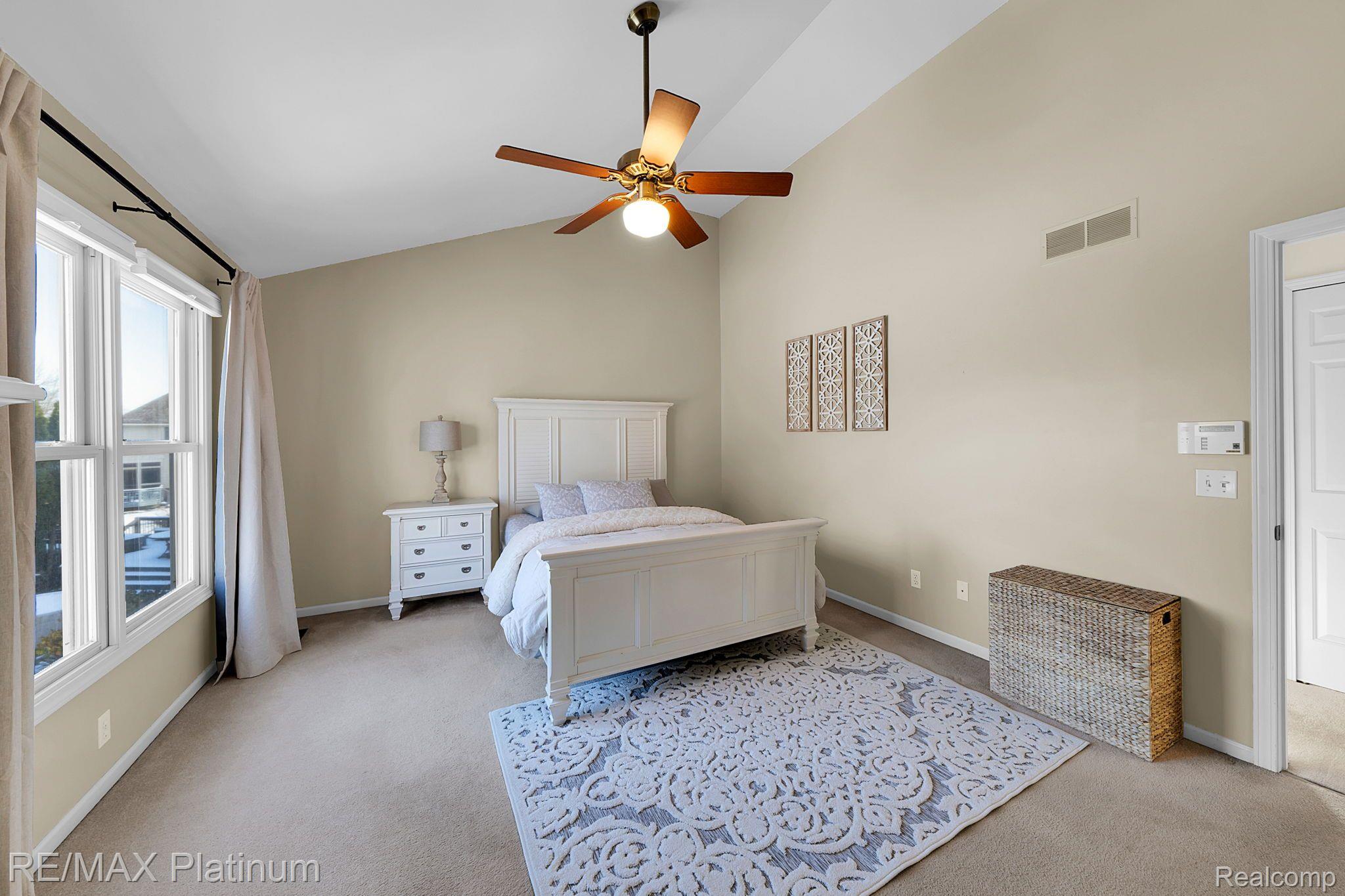 5019 Oak Bluff Court